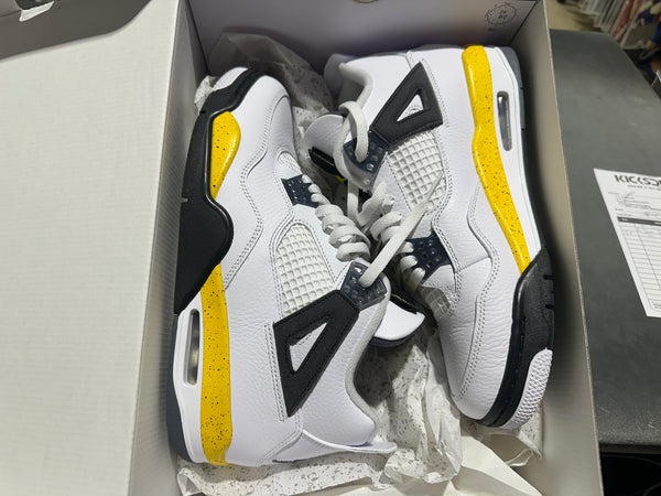 Air Jordan 4 Retro - Tour Yellow Size 9.5