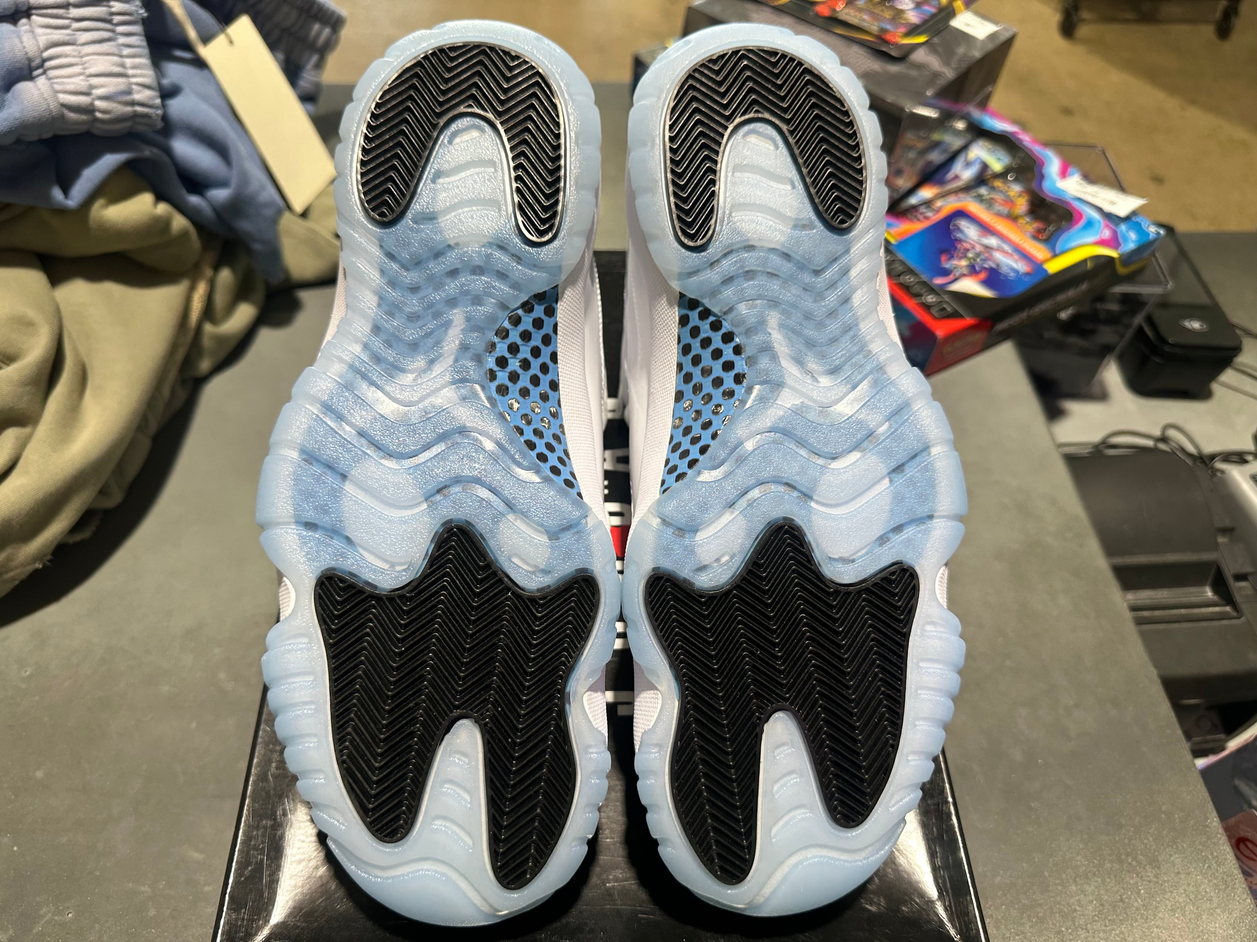 Air Jordan 11 Retro - Legend Blue Size 10.5