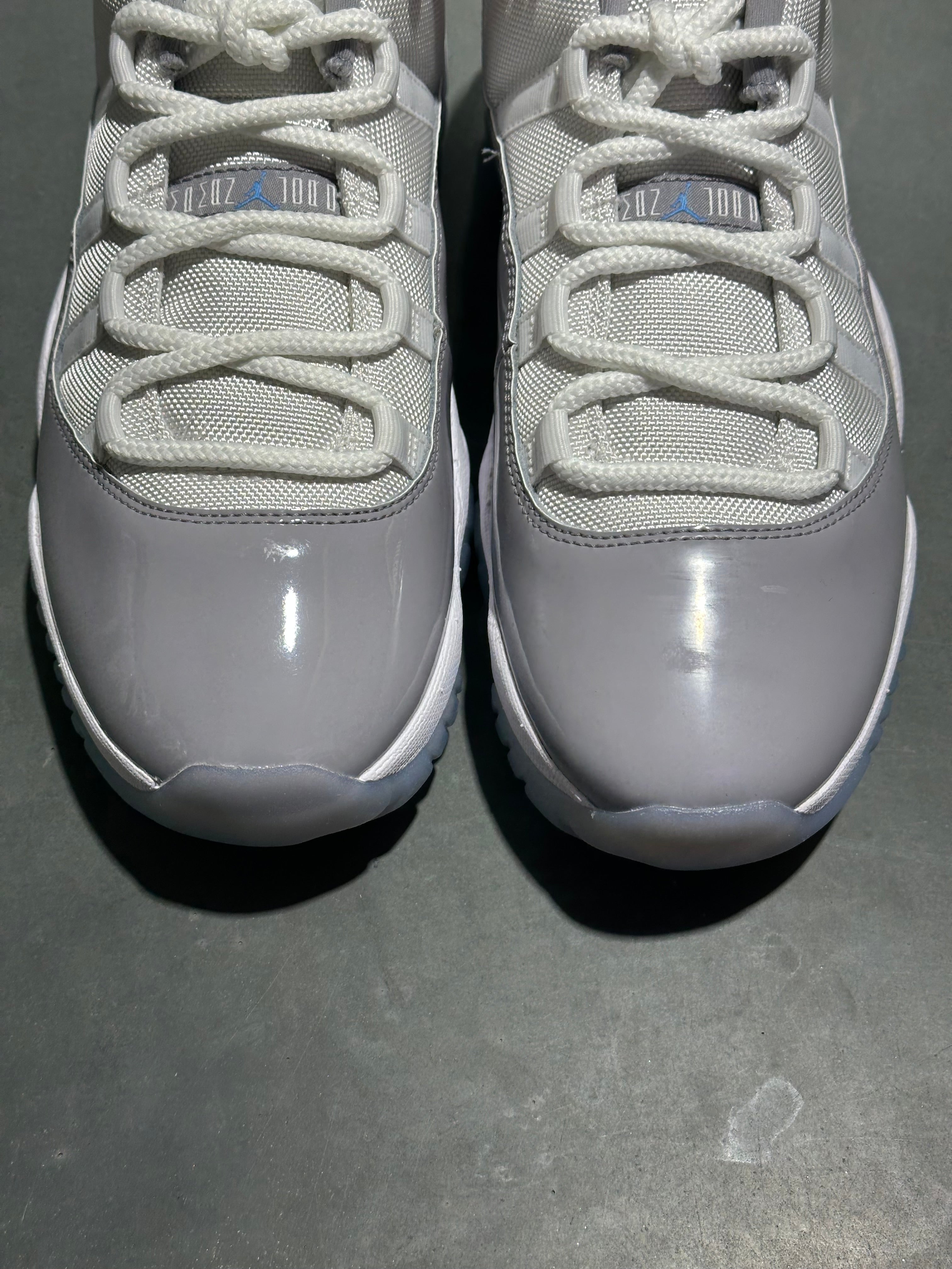 Air Jordan 11 Retro Low - Cement Grey Size 10
