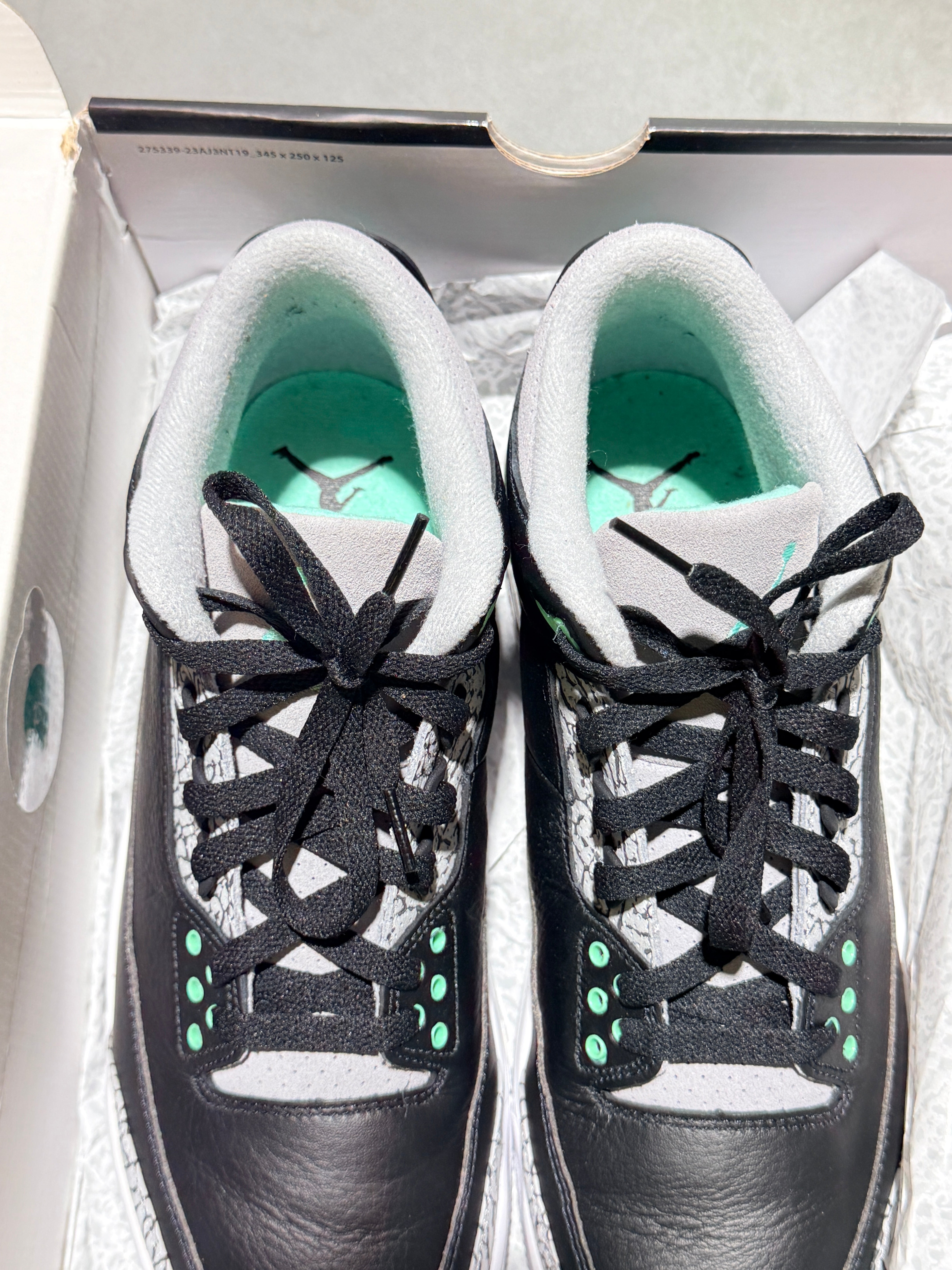 Air Jordan 3 Retro - Green Glow Size 11