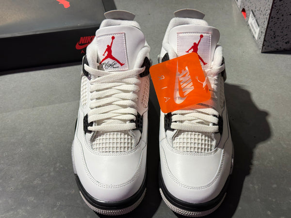 Air Jordan 4 Retro - White Cement 2025 Size 8.5