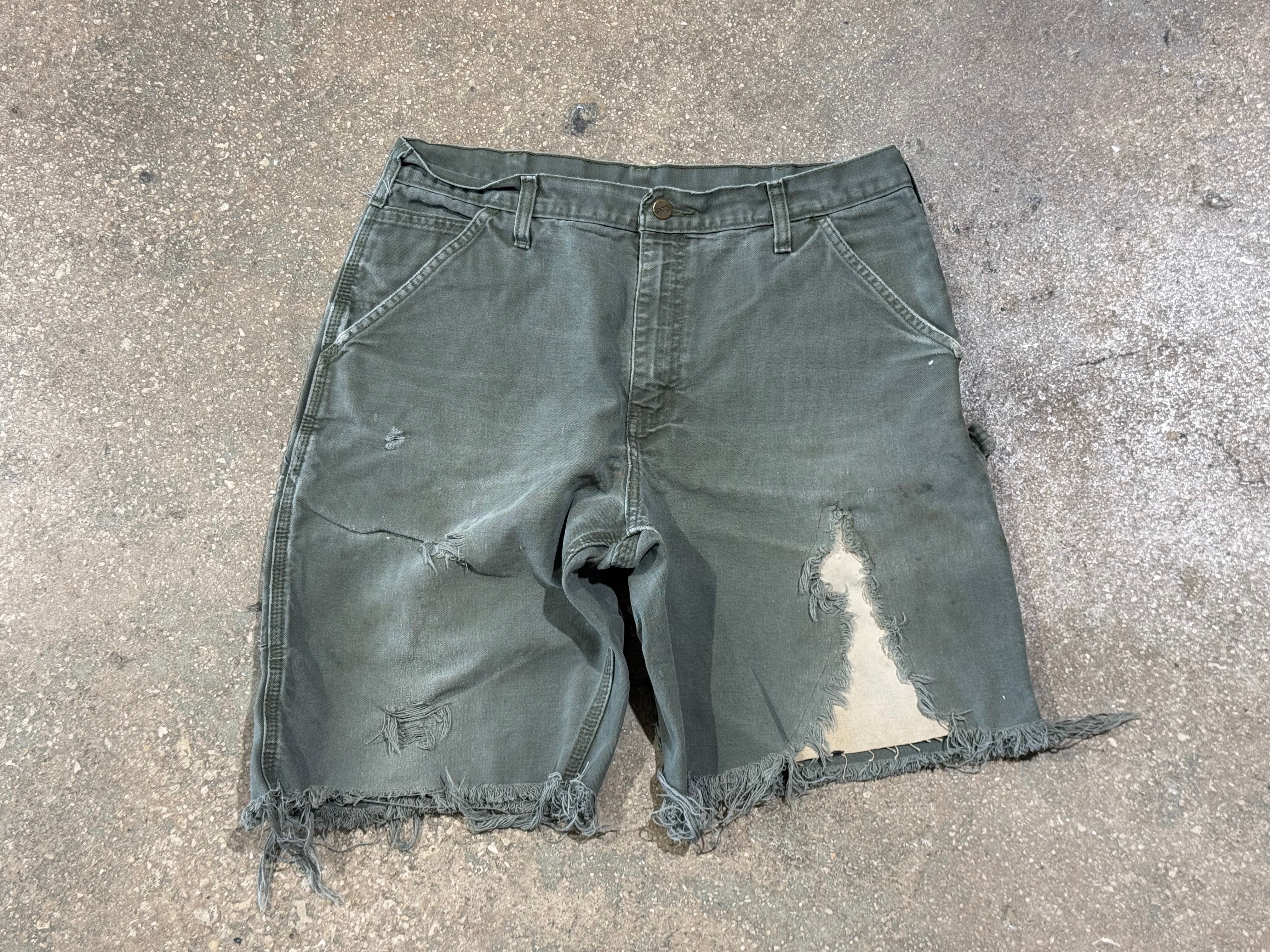 USED Distressed Carhartt Shorts - Olive Size 34