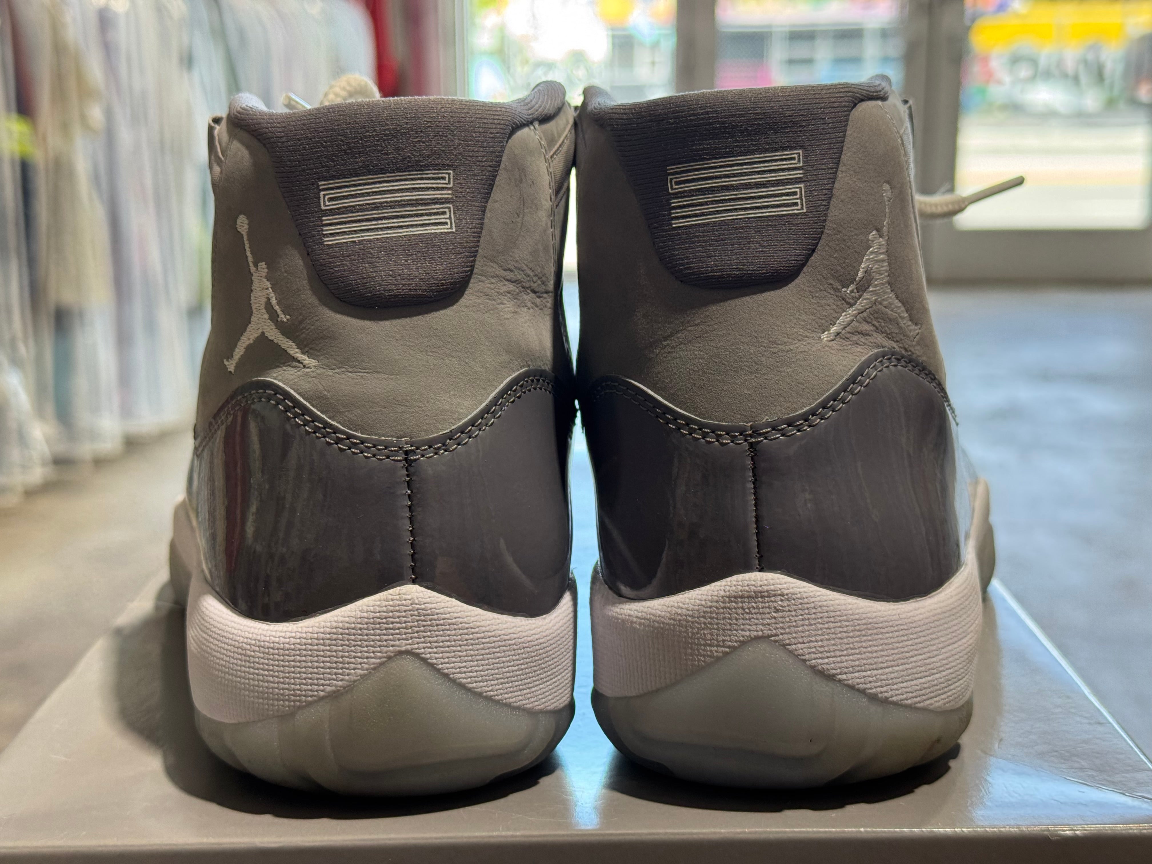 Air Jordan 11 Retro - Cool Grey Size 9.5