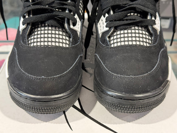 Air Jordan 4 Retro - White Thunder Size 9.5