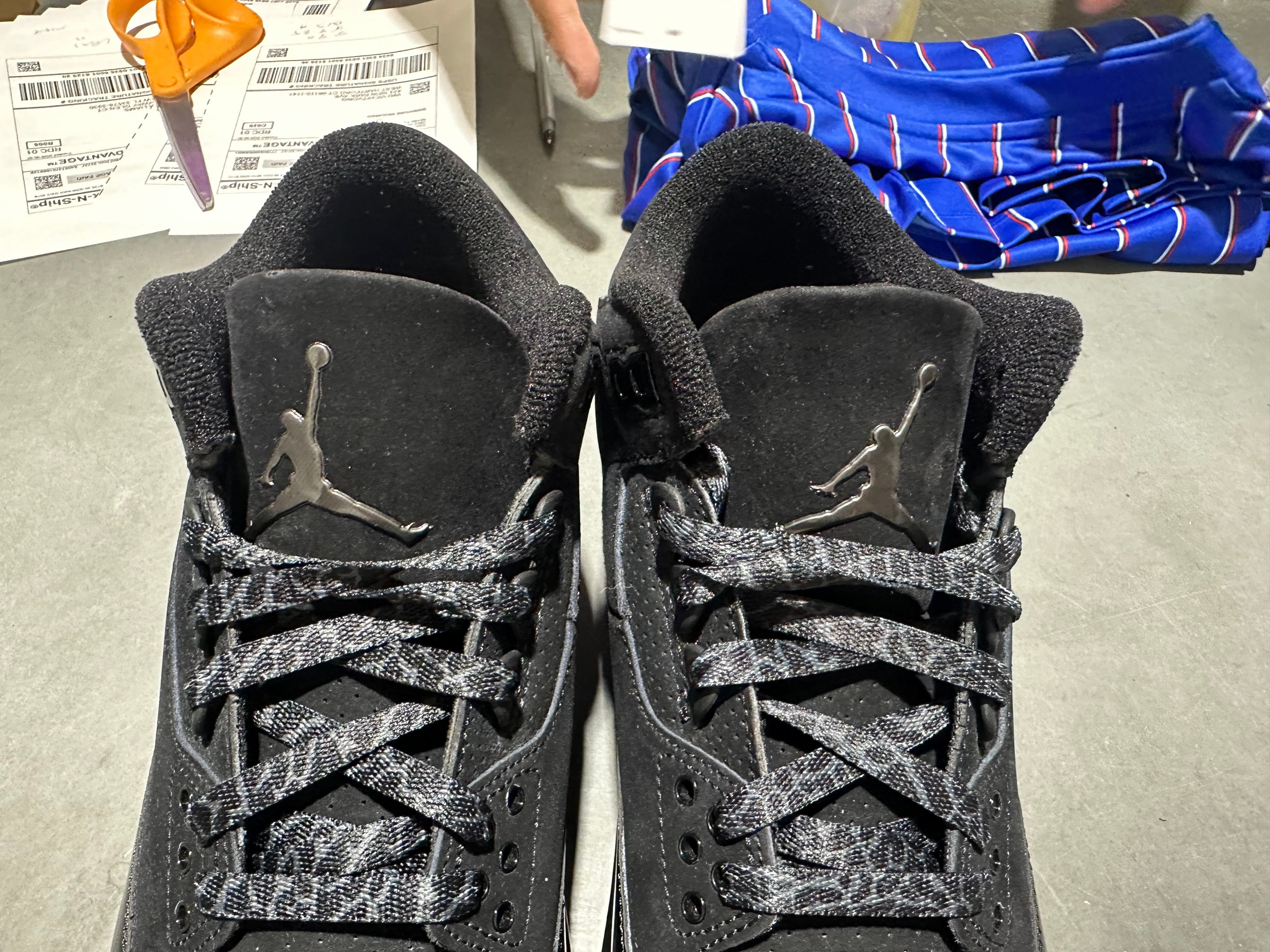 Air Jordan 3 Retro - Black Cat Size 8