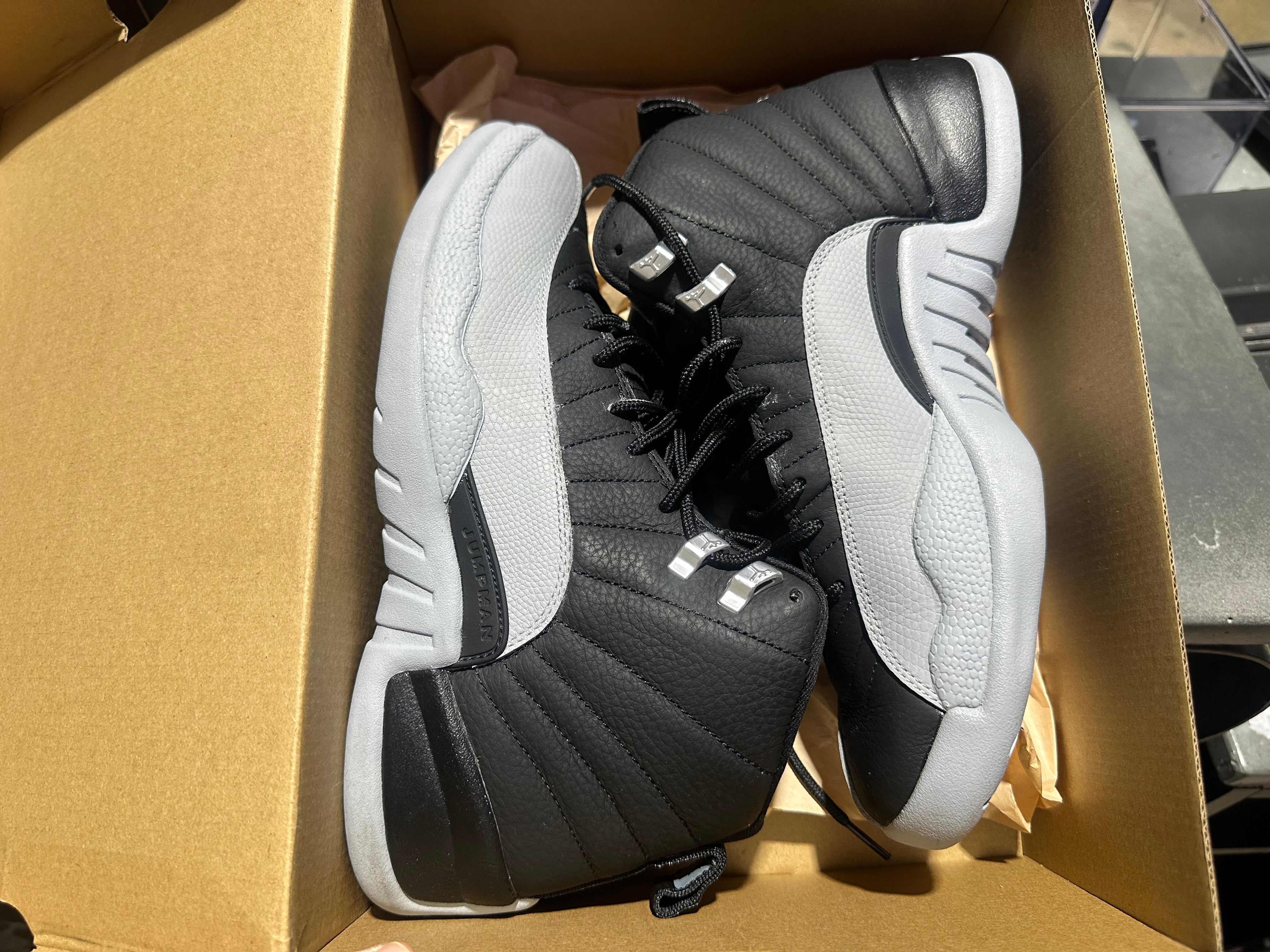 Air Jordan 12 Retro - Barons Size 9.5