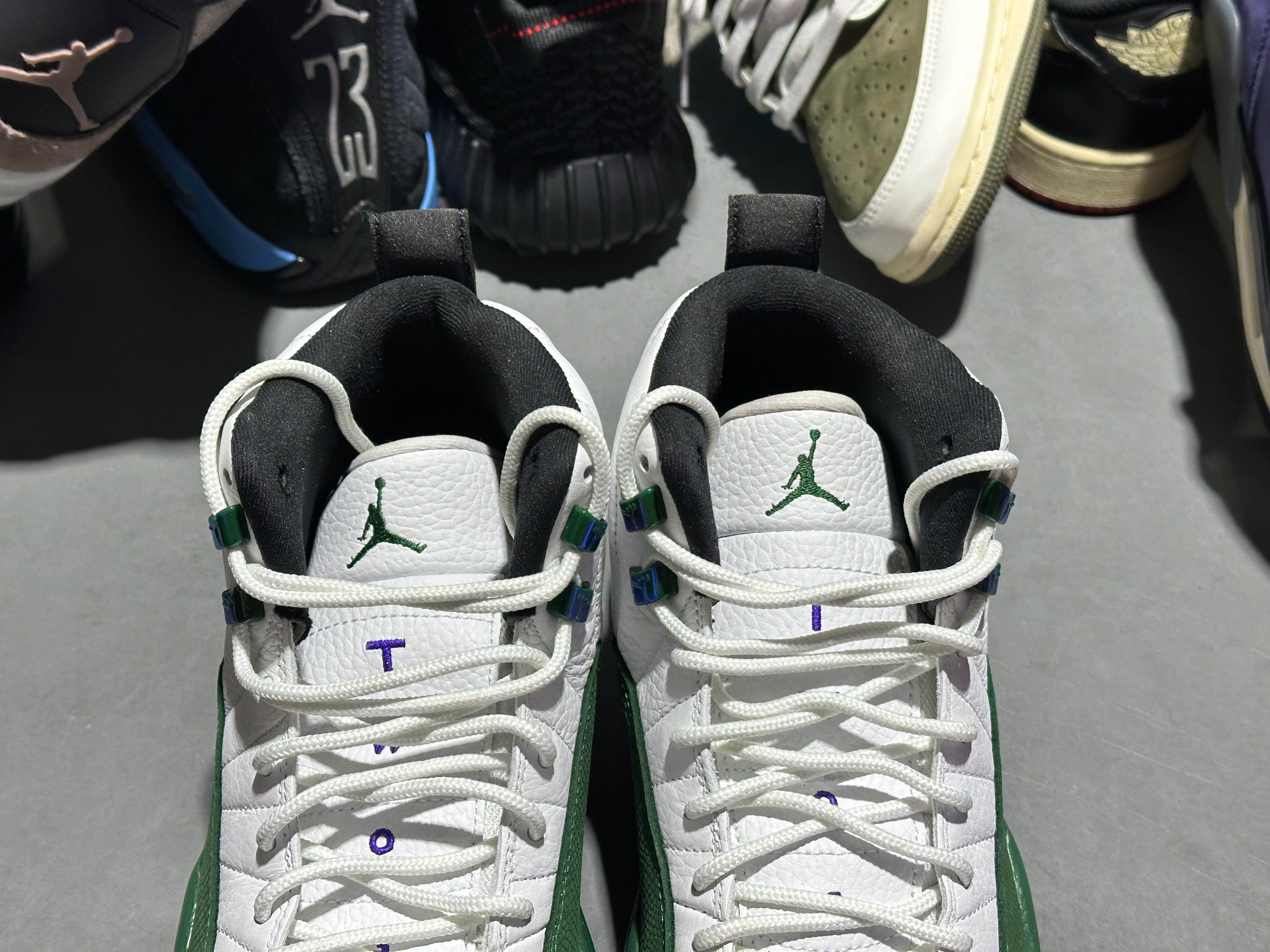 Air Jordan 12 Retro - Bucks Size 8.5