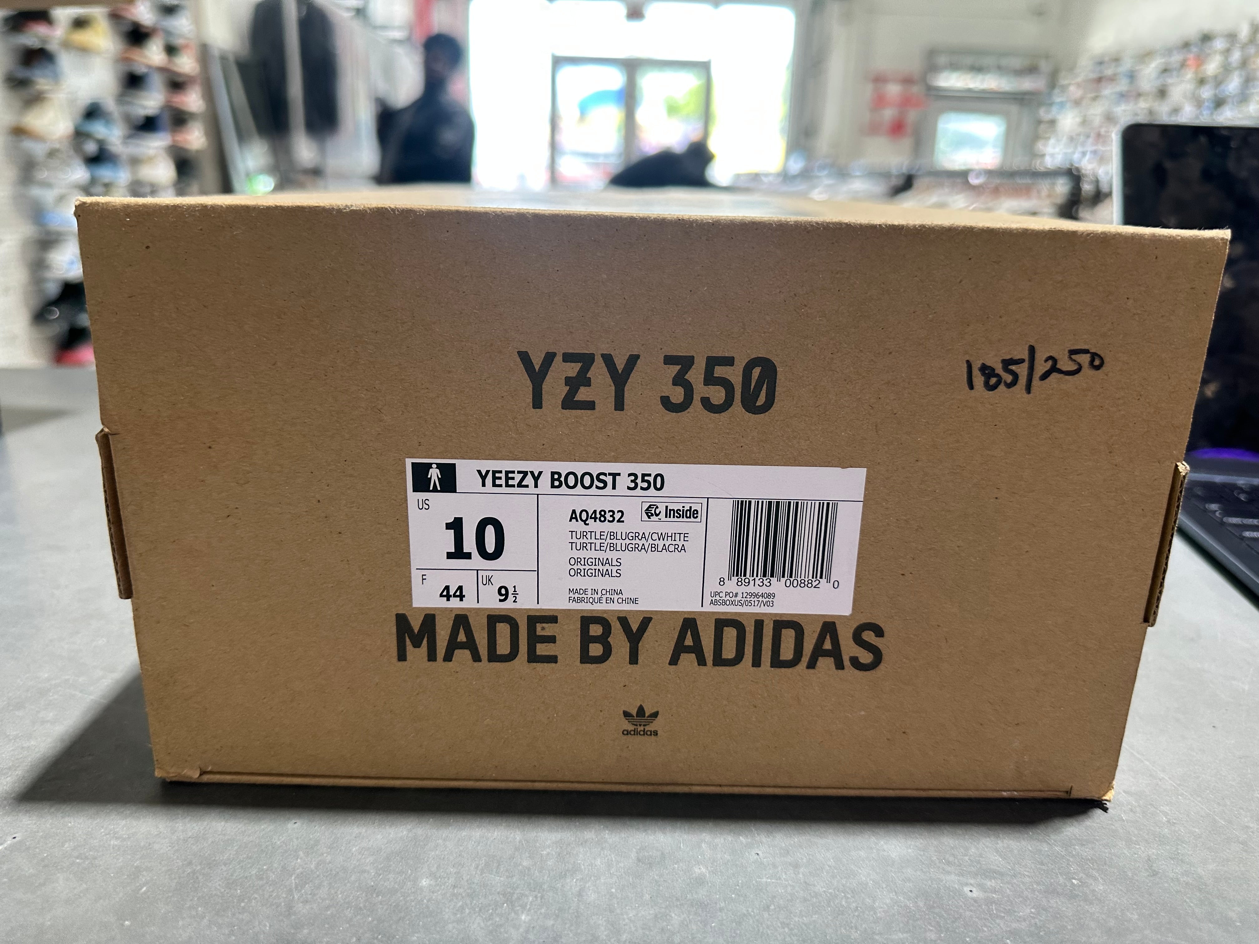 adidas Yeezy Boost 350 - Turtledove 2022 Size 10