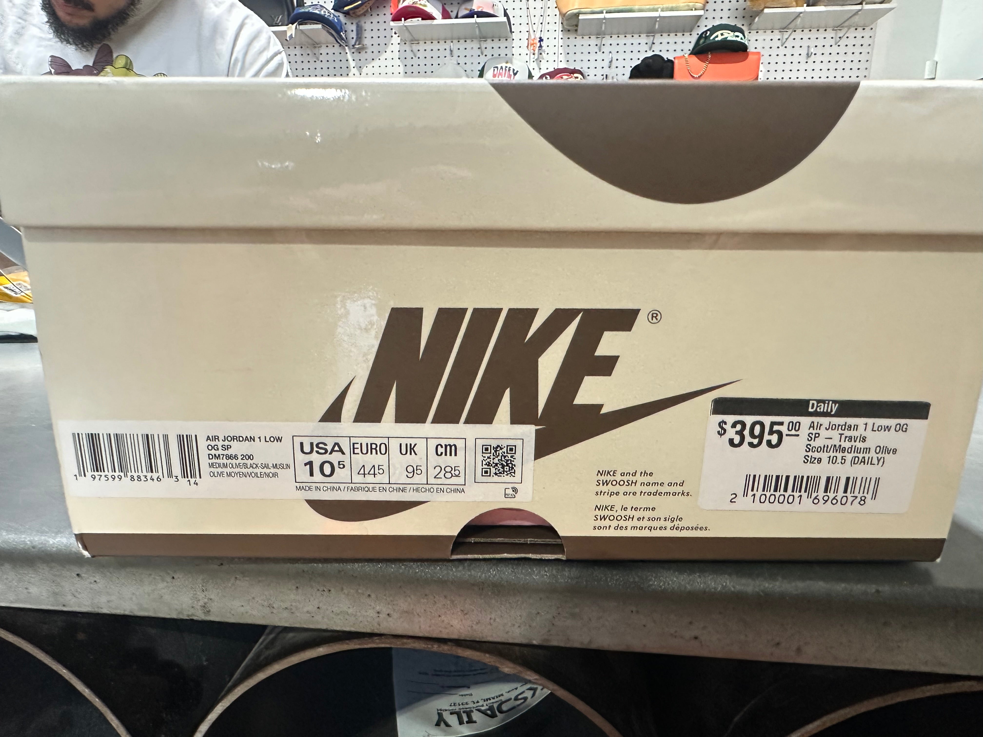 Air Jordan 1 Low OG SP - Travis Scott/Medium Olive Size 10.5