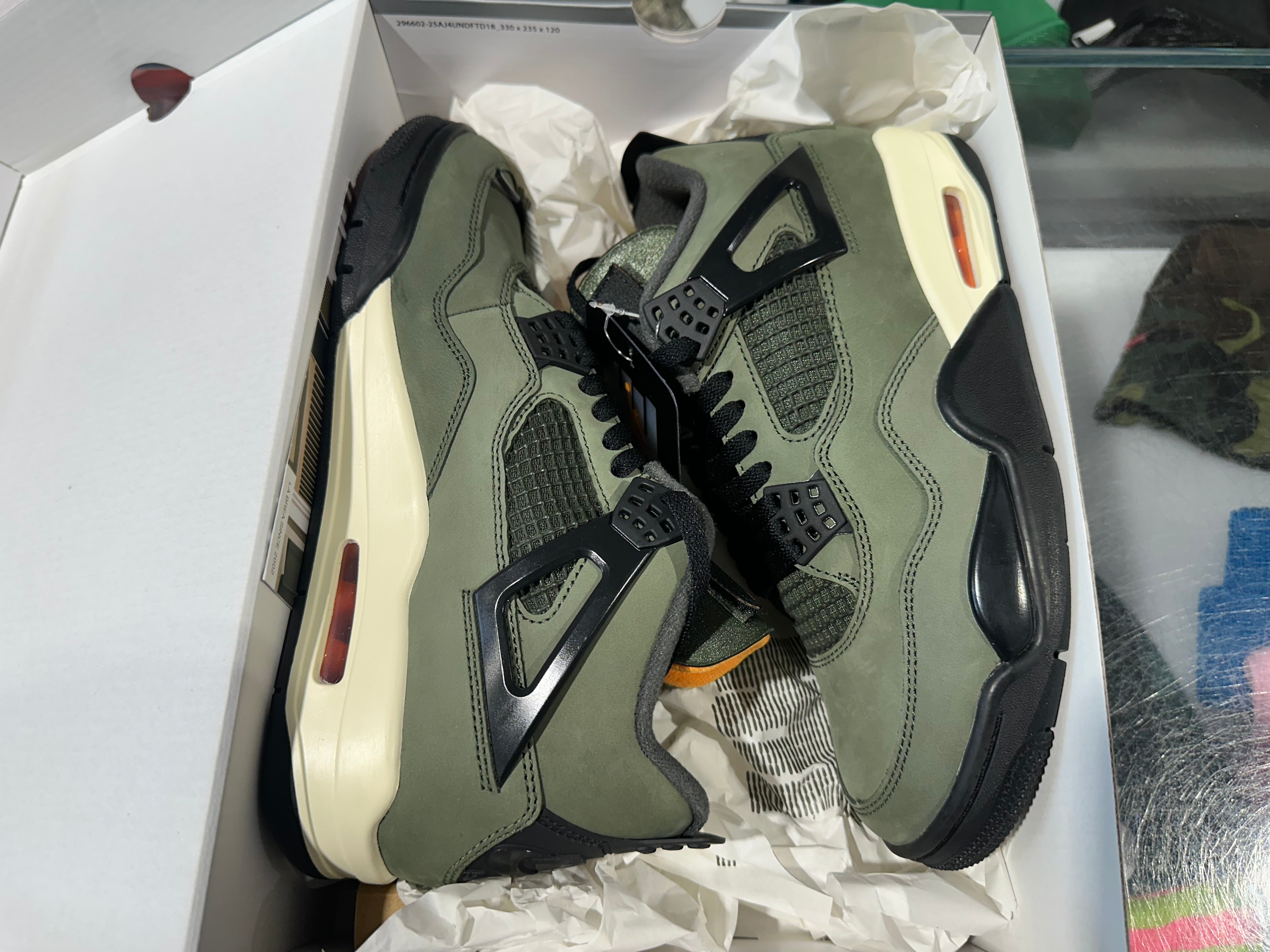 Air Jordan 4 Retro OG SP - Undefeated Size 8
