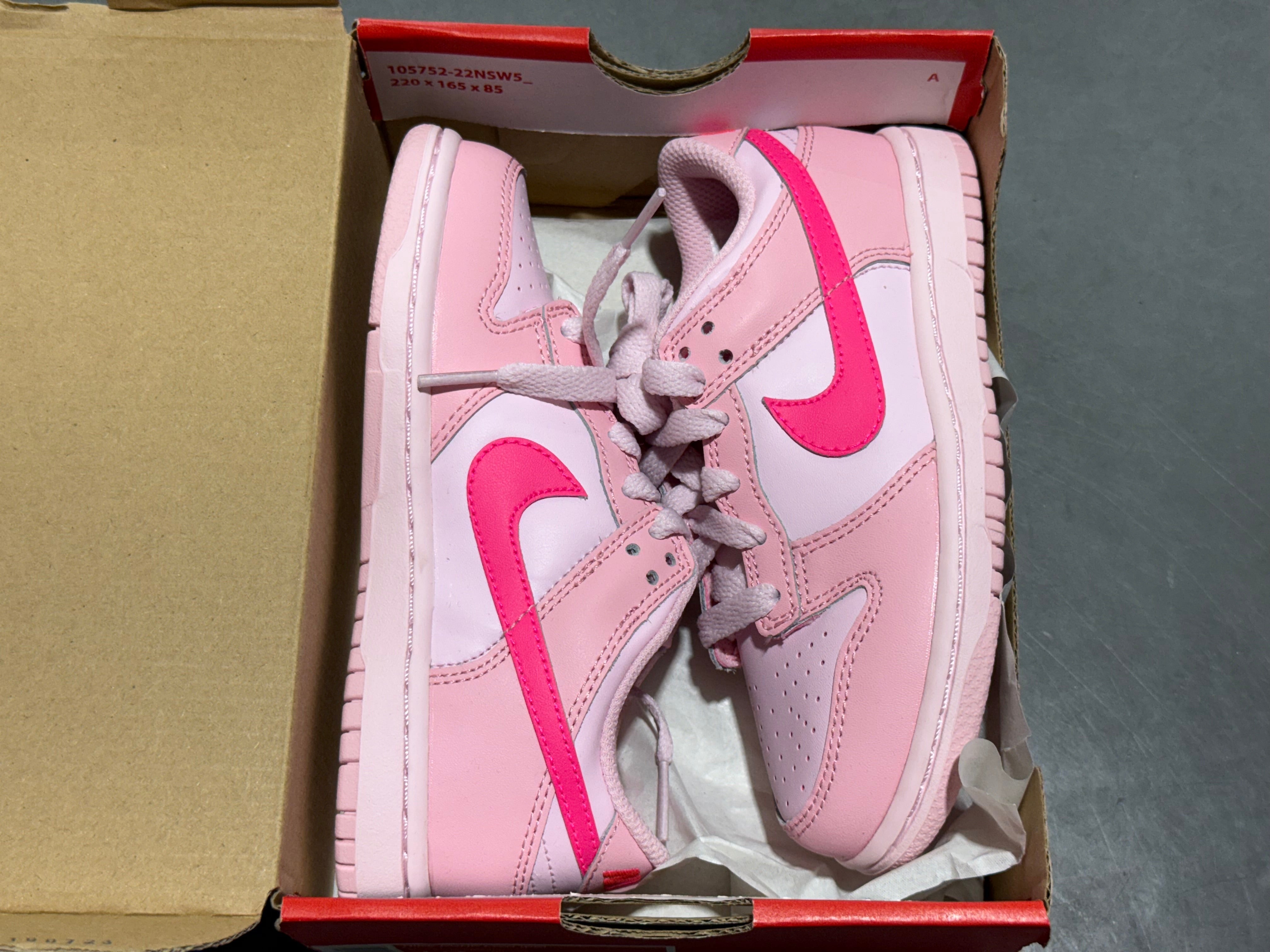 Nike Dunk Low (GS) - Triple Pink Size 4Y