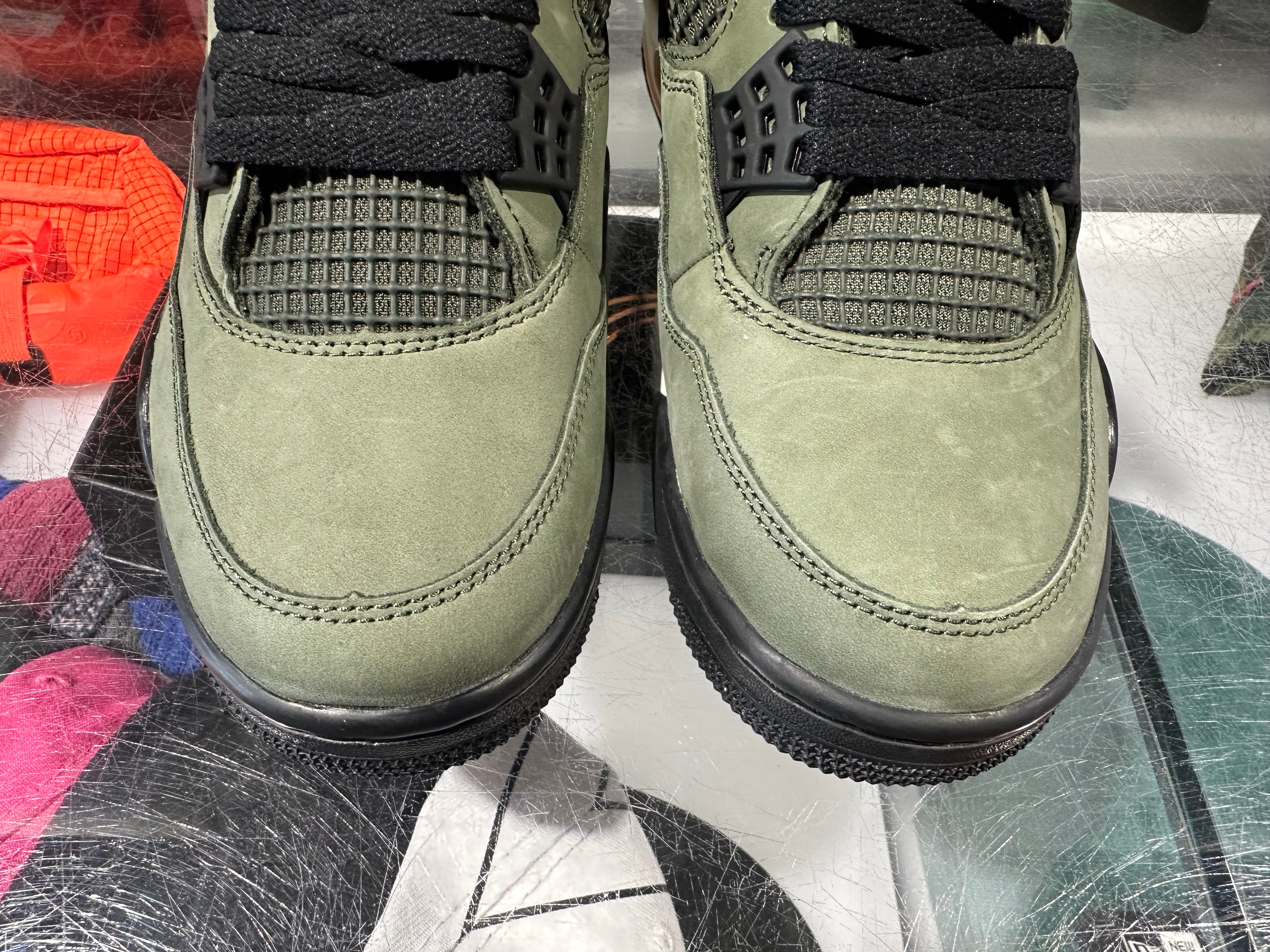 Air Jordan 4 Retro OG SP - Undefeated Size 8