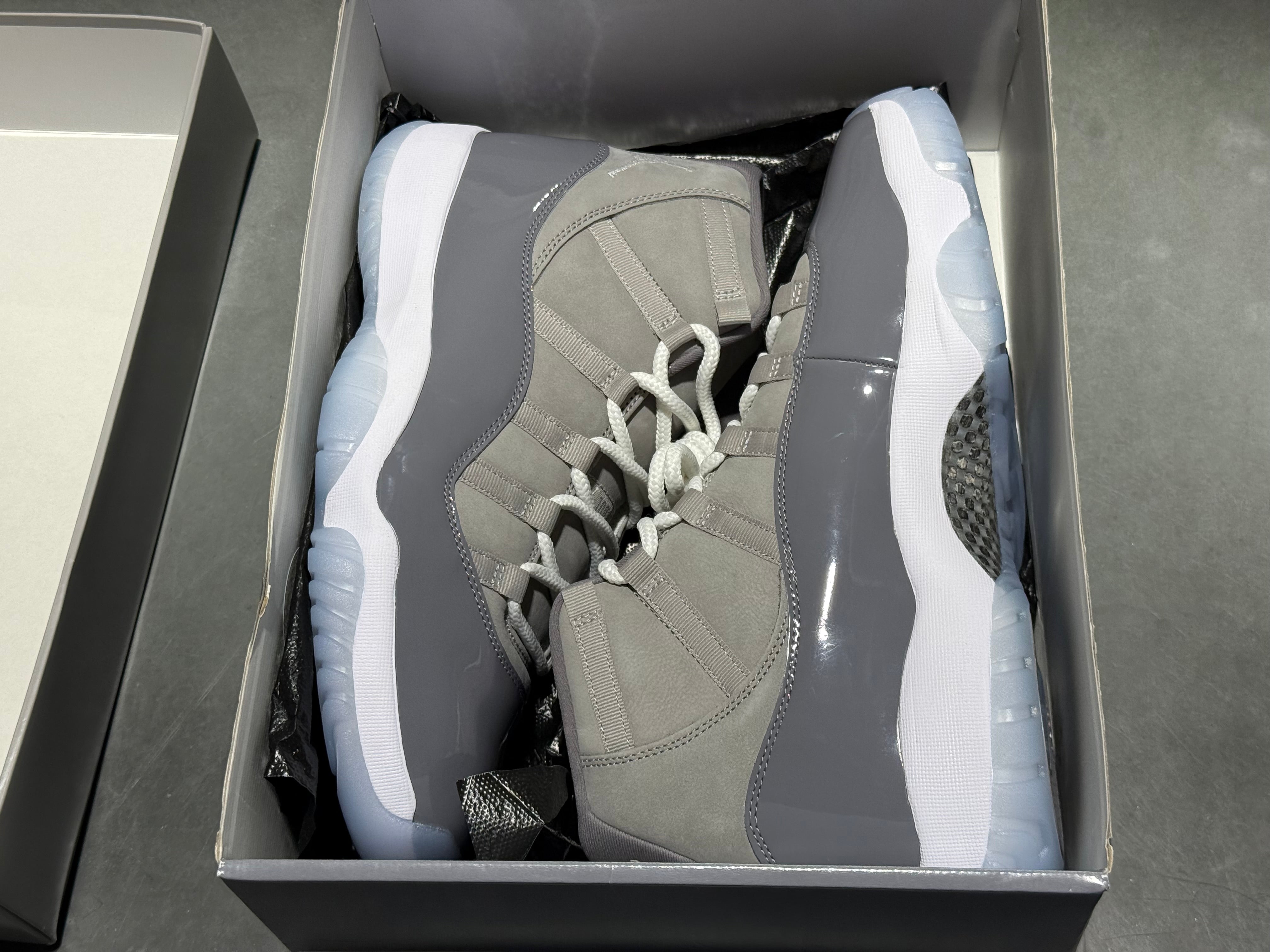 Air Jordan 11 Retro - Cool Grey 2021 Size 12