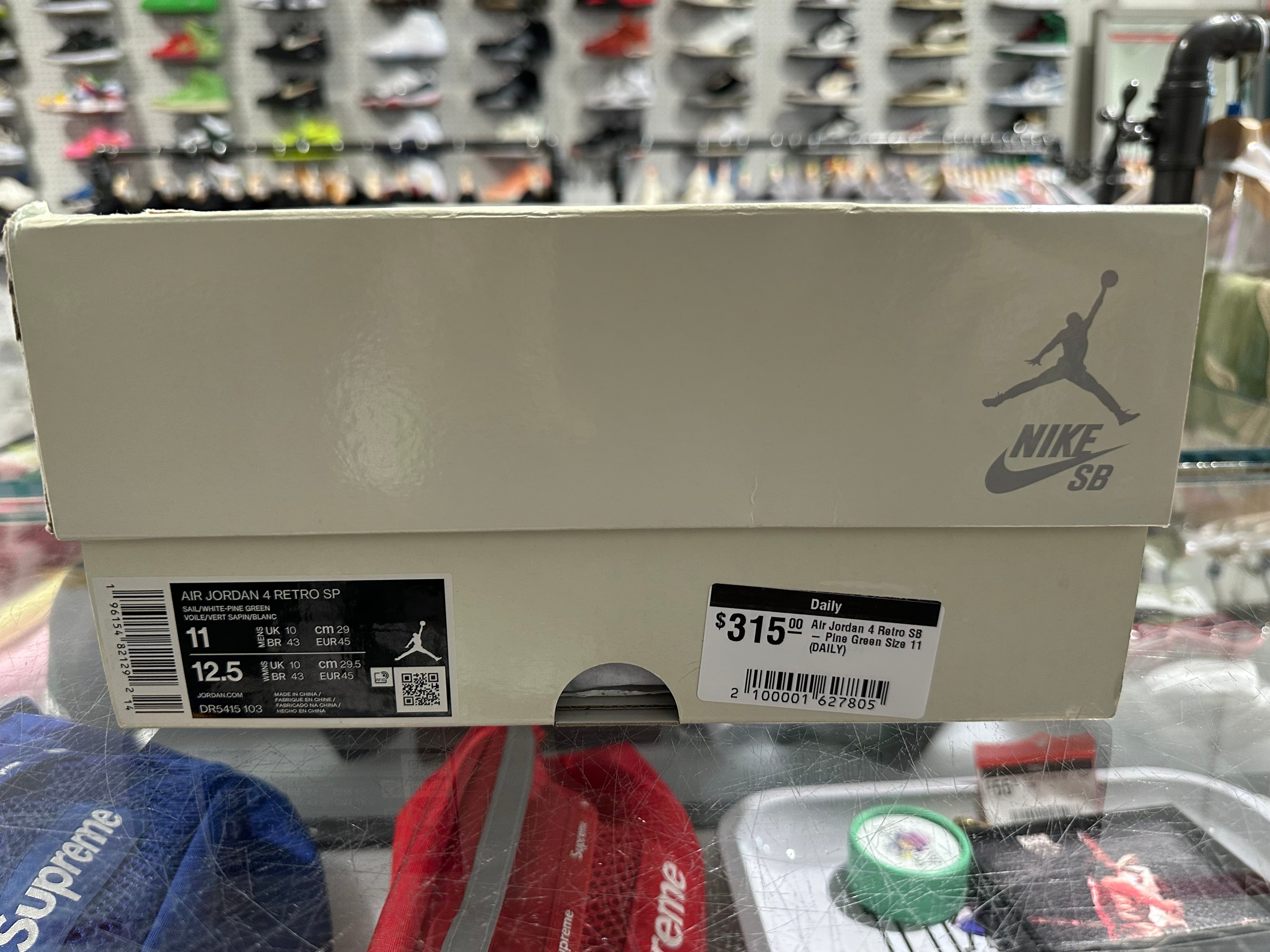 Air Jordan 4 Retro SB - Pine Green Size 11