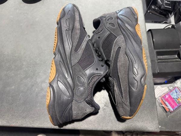 Adidas Yeezy Boost 700 - Utility Black Size 9.5