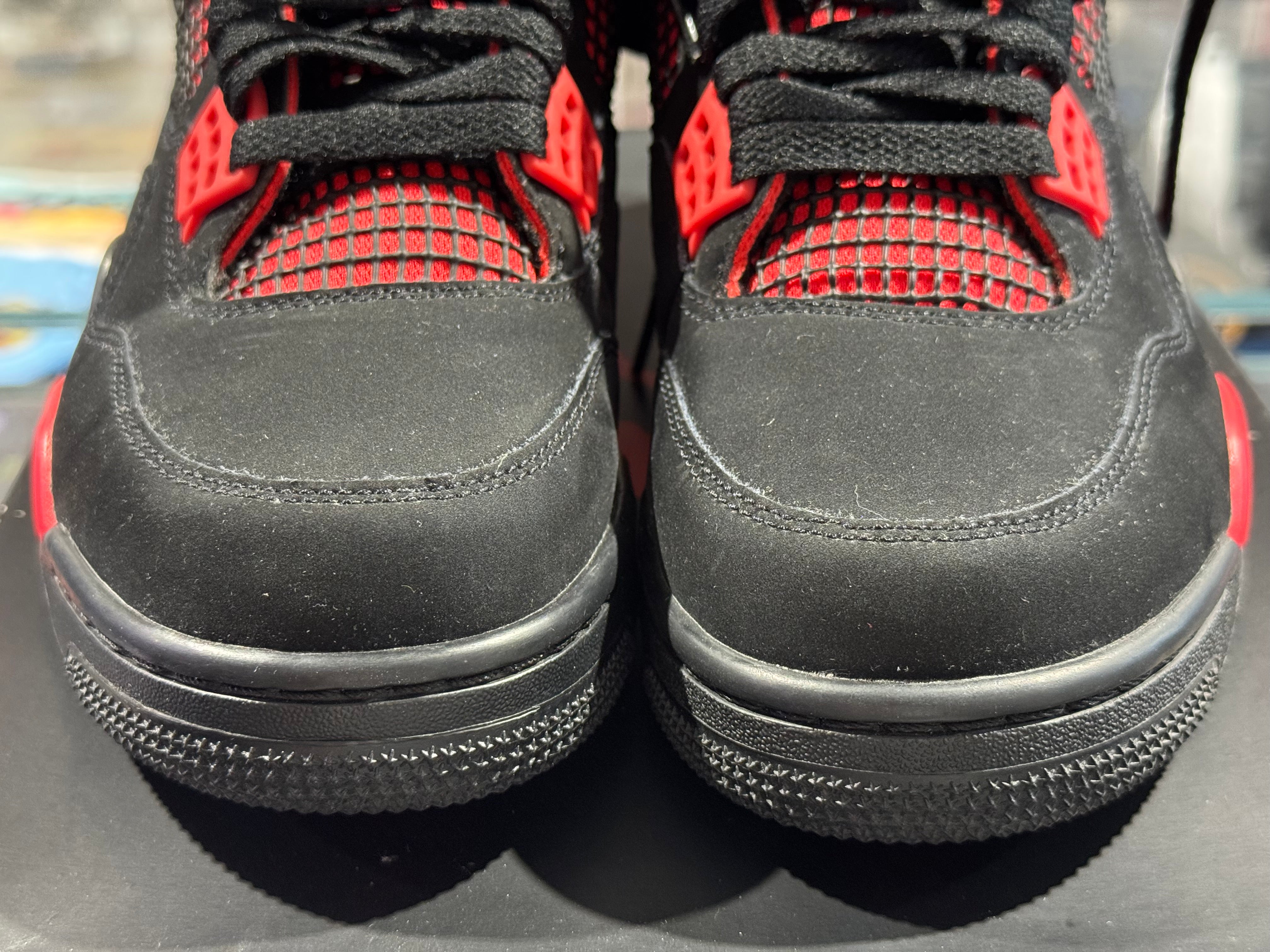 Air Jordan 4 Retro - Red Thunder Size 9