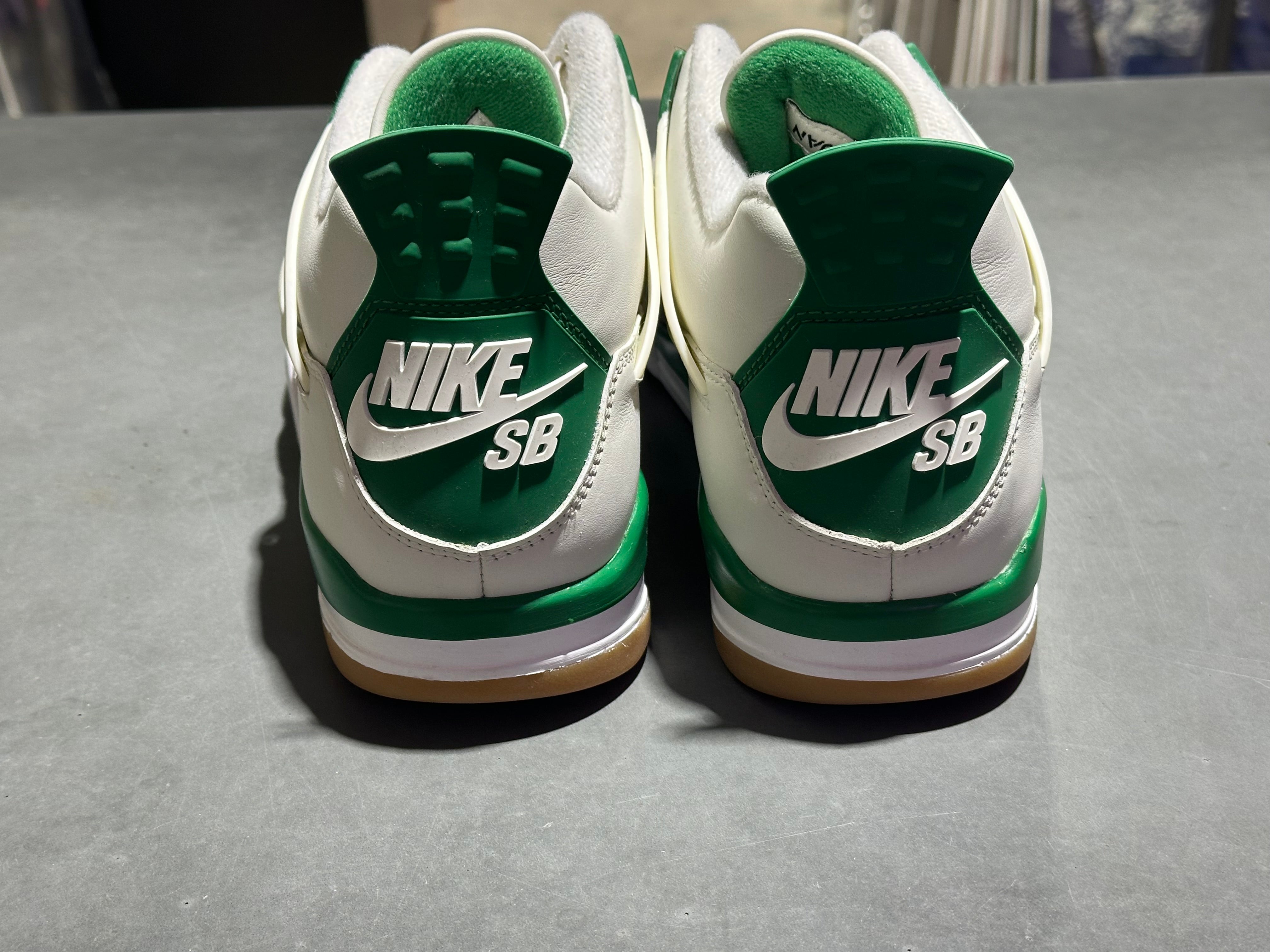 Air Jordan 4 Retro x Nike SB - Pine Green Size 11