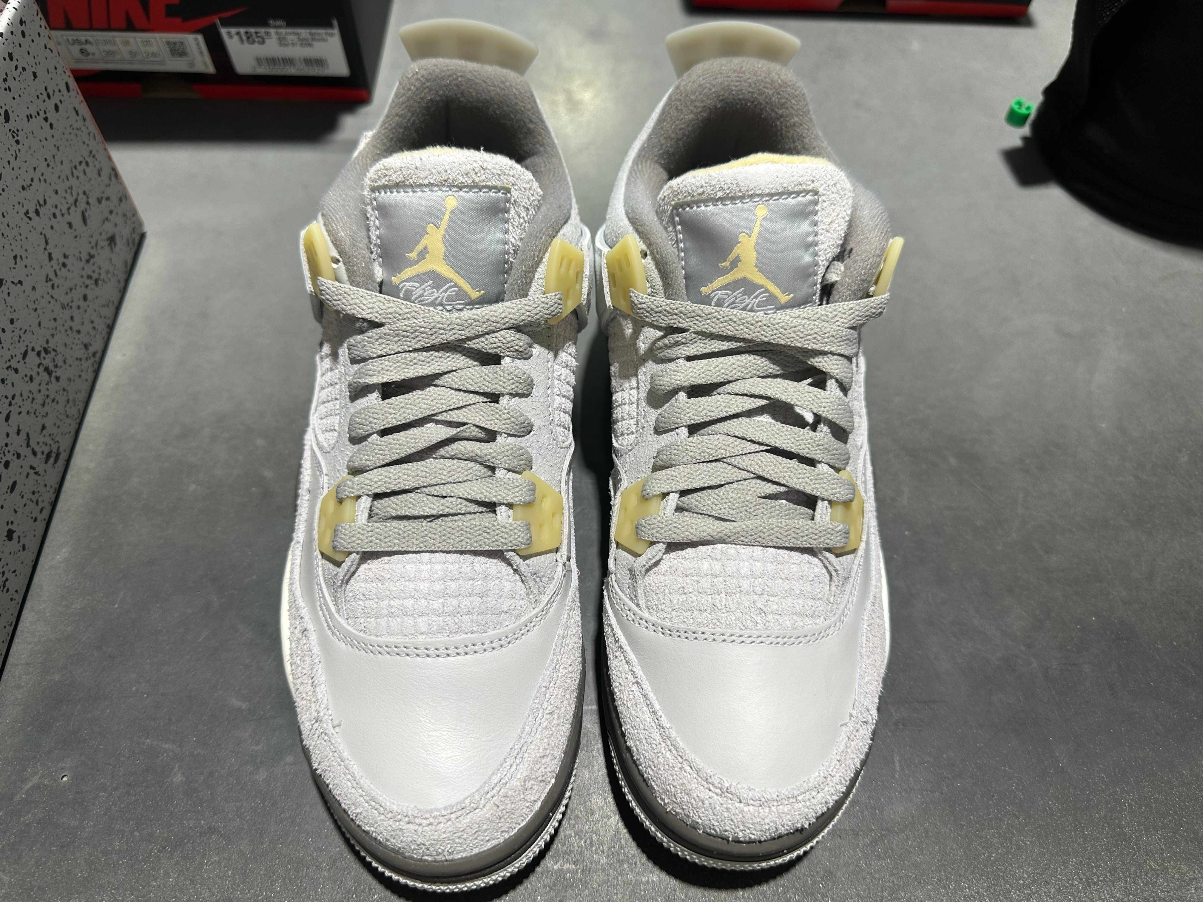 Air Jordan 4 Retro SE (GS) - Craft Photon Dust Size 6Y