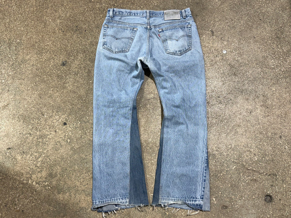 USED Gallery Department Flared Denim - Light Wash Size 32