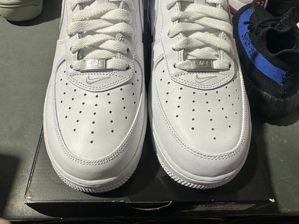 Nike Air Force 1 Low Supreme - White Size 10.5