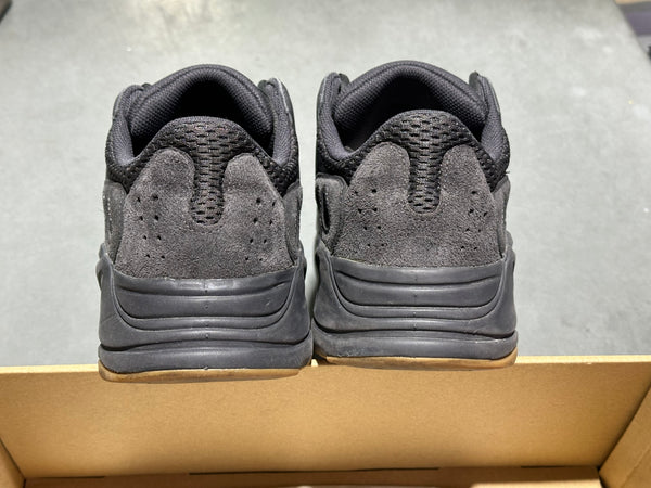 Addidas Yeezy Boost 700 - Utility Black Size 11
