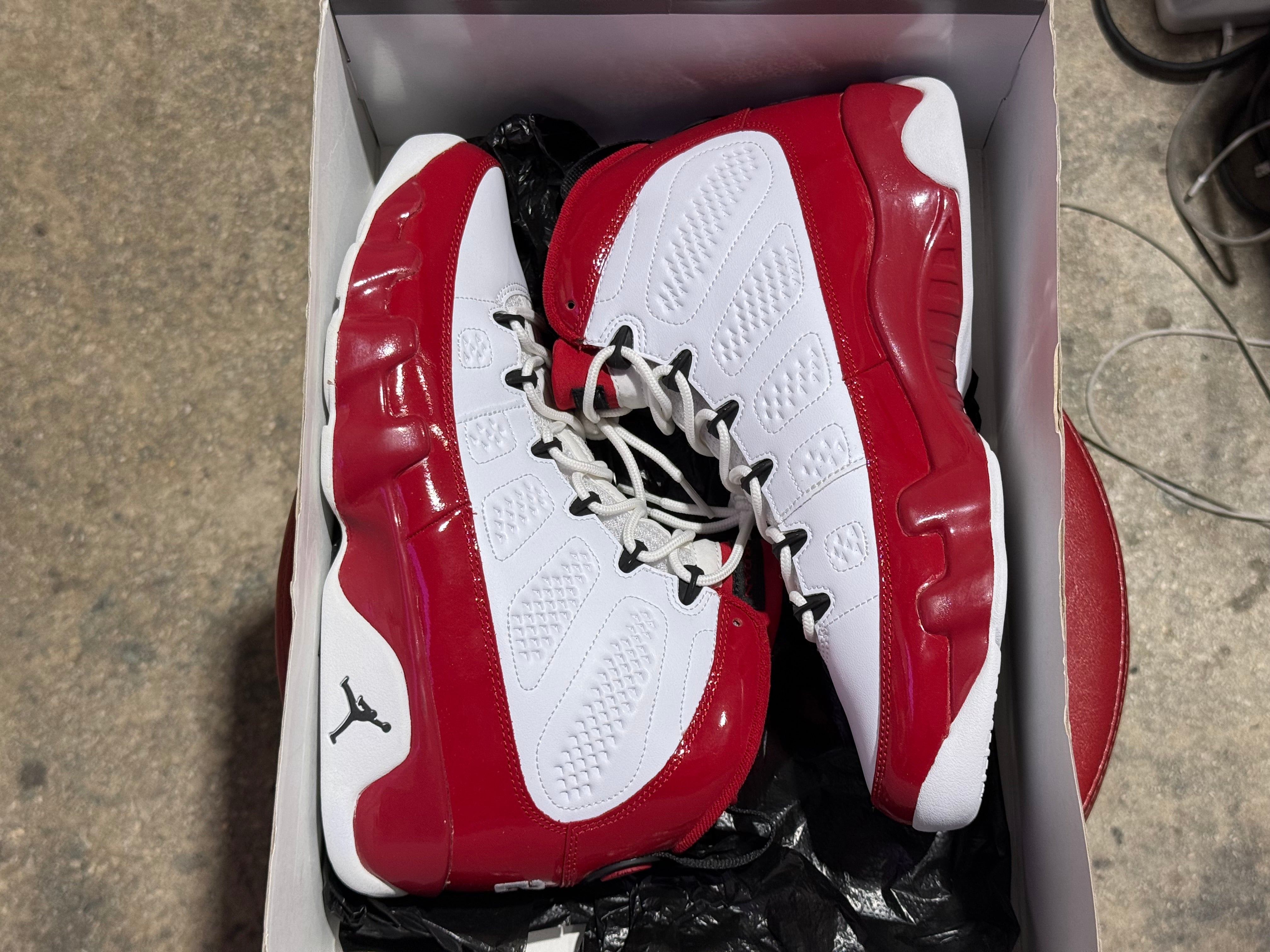 Air Jordan 9 Retro - Gym Red Size 10.5