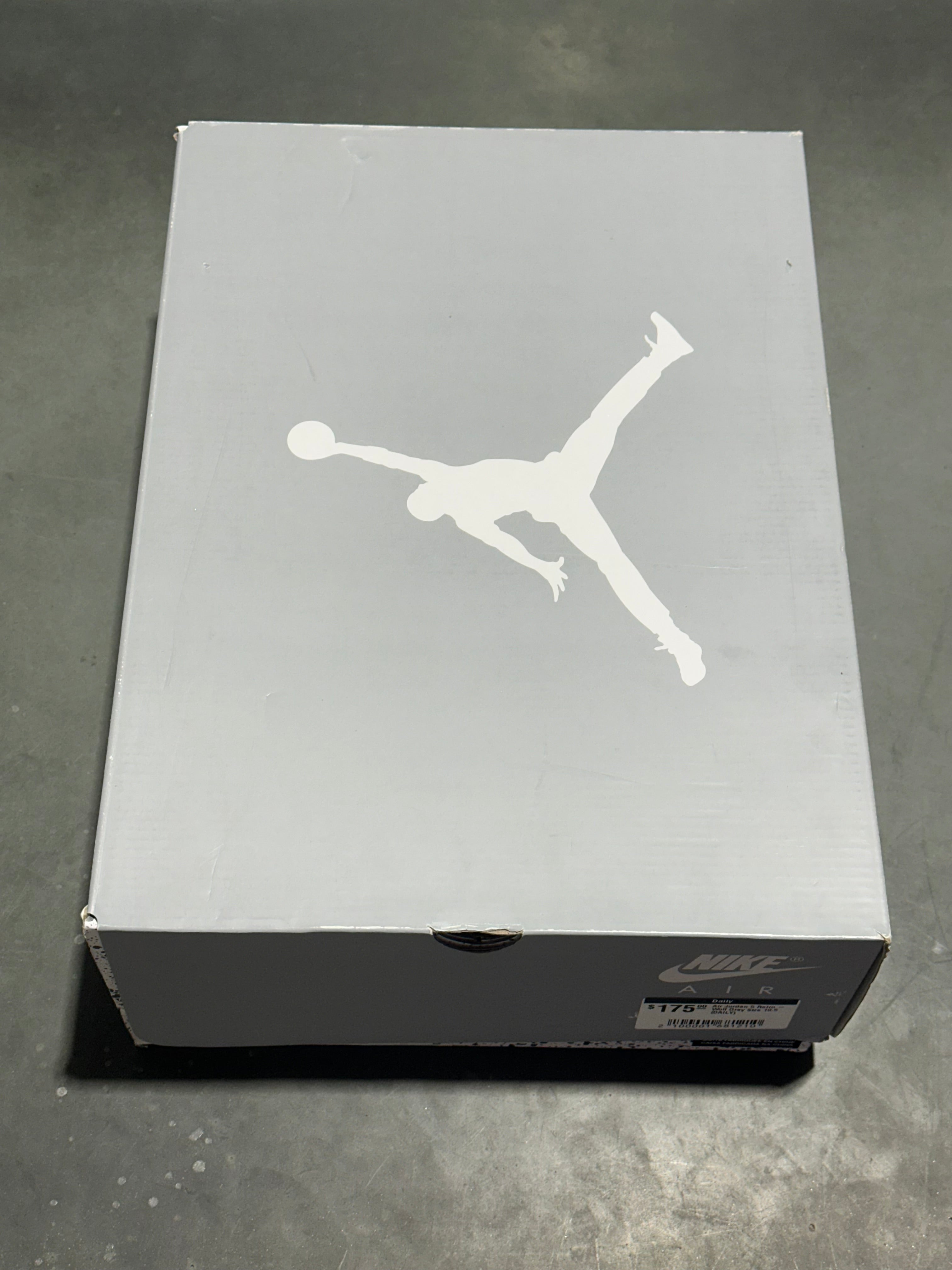 Air Jordan 5 Retro - Wolf Grey Size 10.5