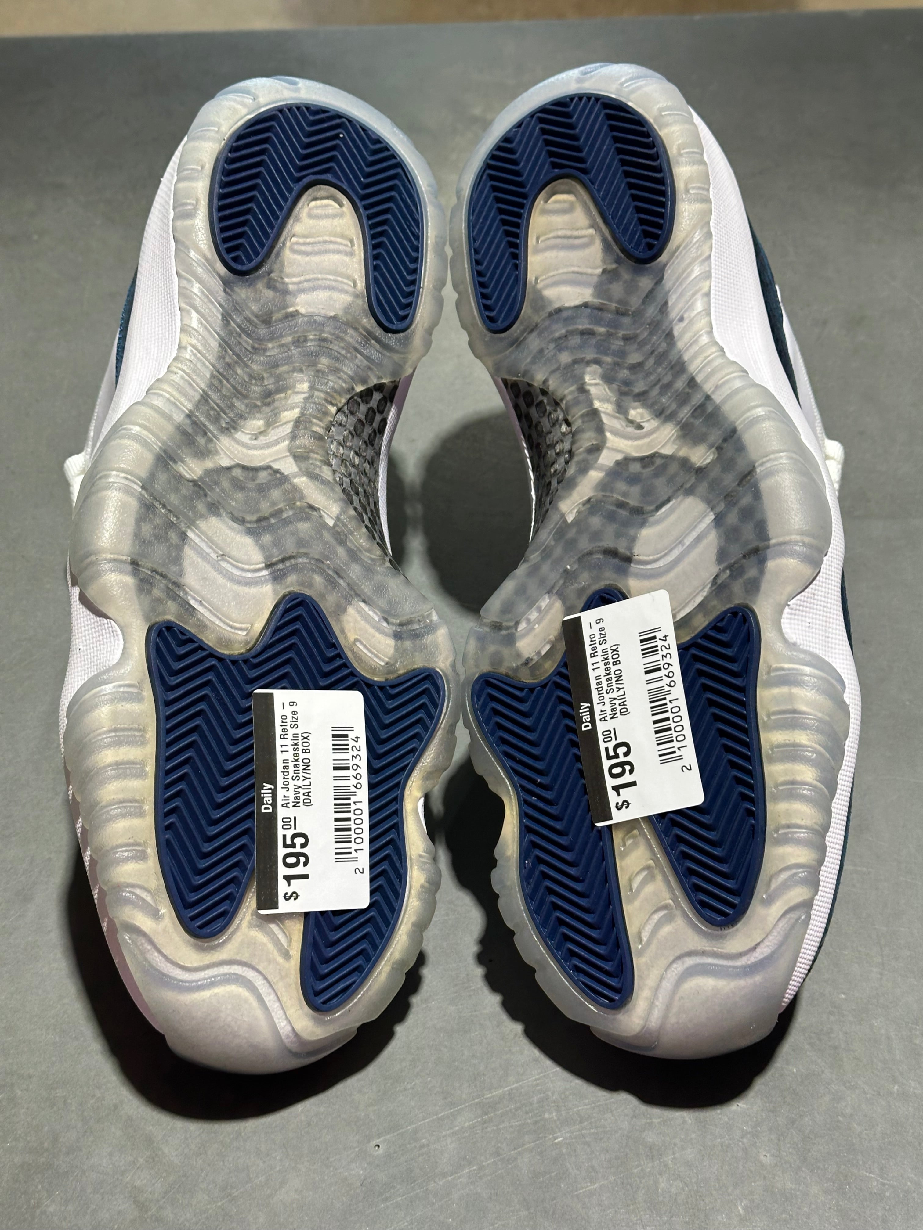 Air Jordan 11 Retro - Navy Snakeskin Size 9
