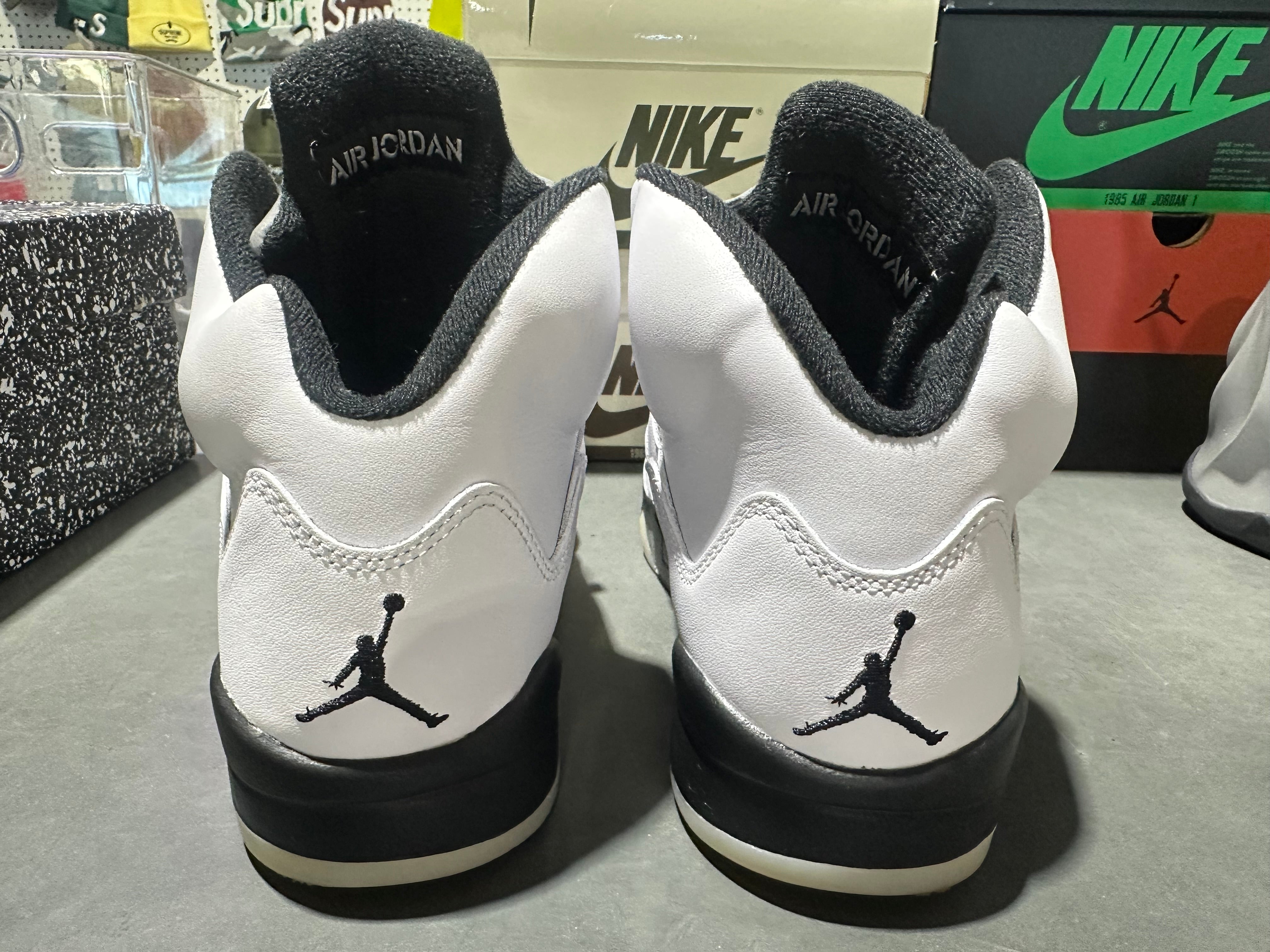 Air Jordan 5 Retro - Reverse Metallic Size 9