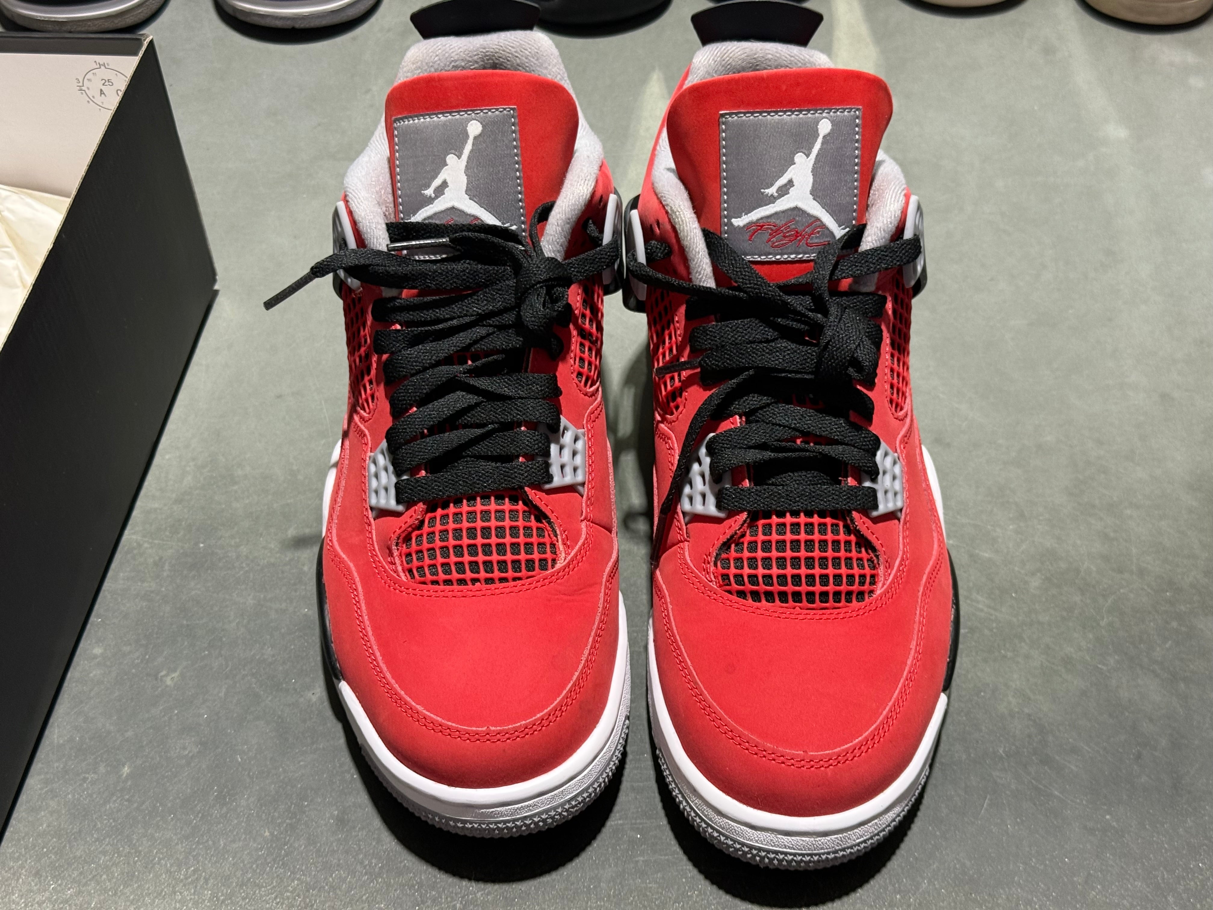 Air Jordan 4 Retro - Toro Size 10.5