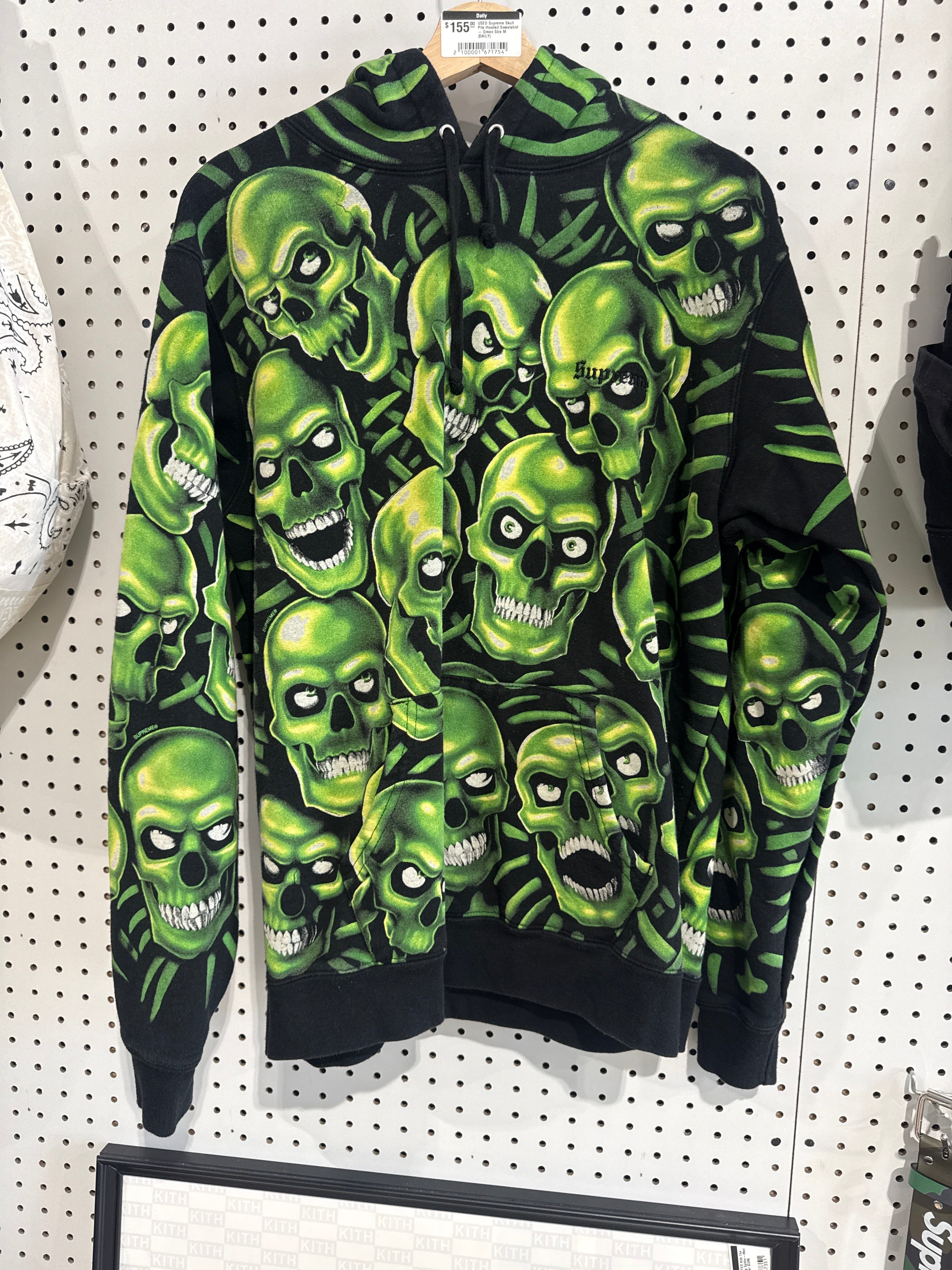 USED Supreme Skull Pile Hooded Sweatshirt - Green Size Medium