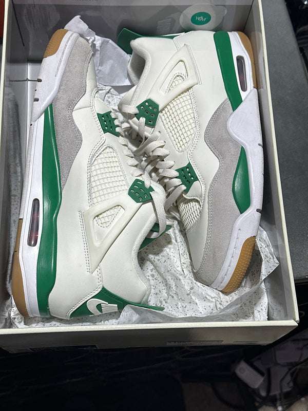 Air Jordan 4 Retro SB - Pine Green Size 11.5