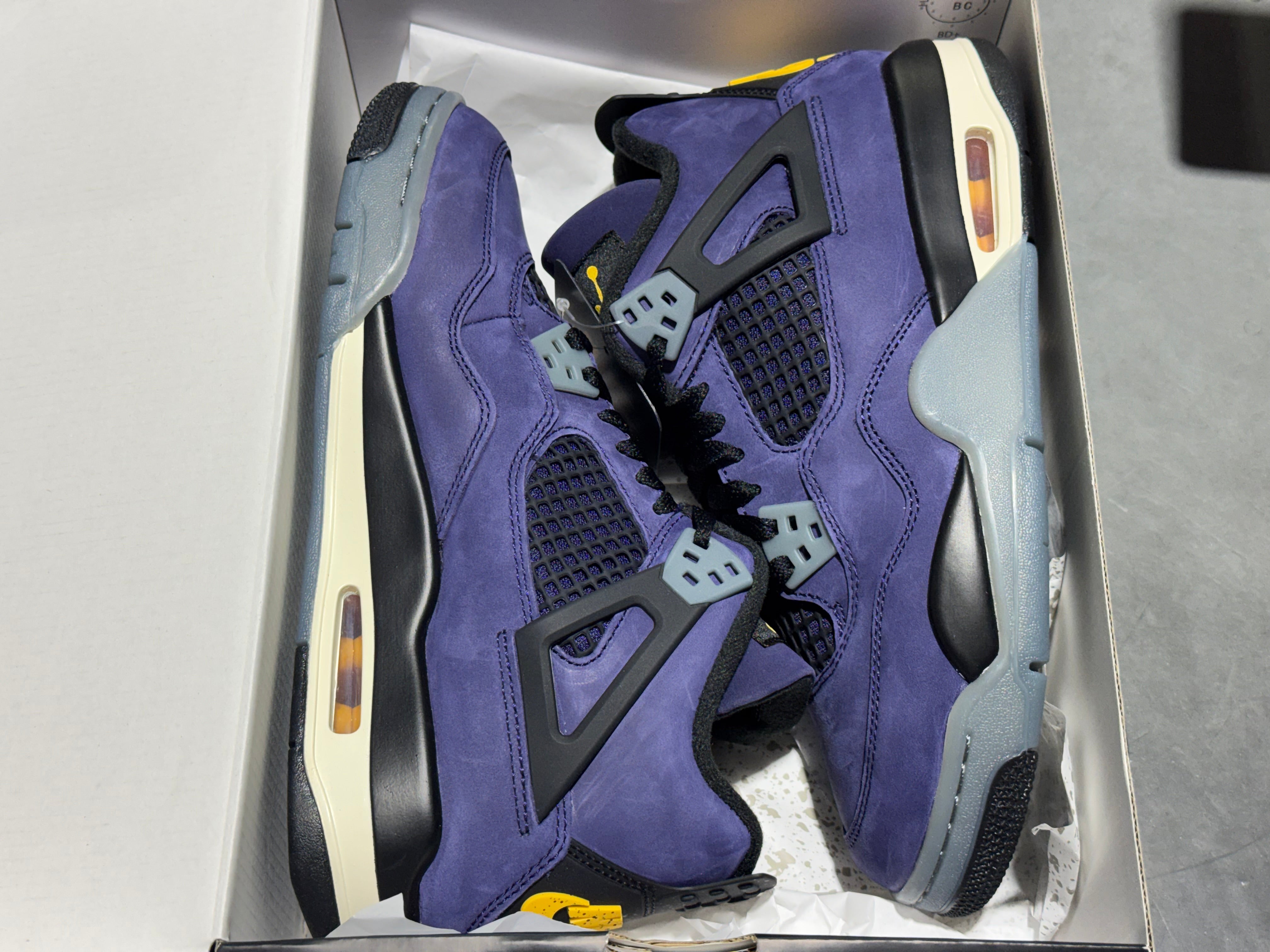 Air Jordan 4 Retro (GS) - Lakers Size 5.5Y