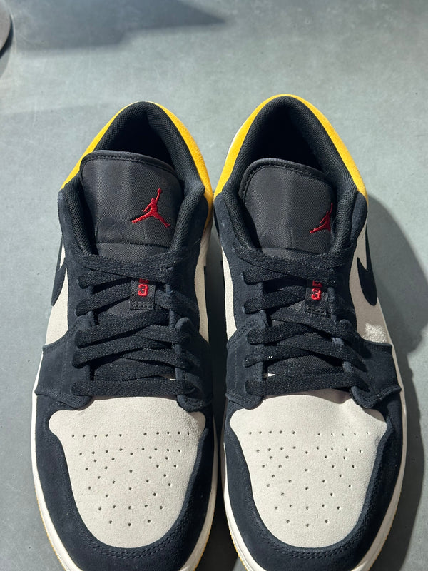 Air Jordan 1 Low - Sail/University Gold Size 11