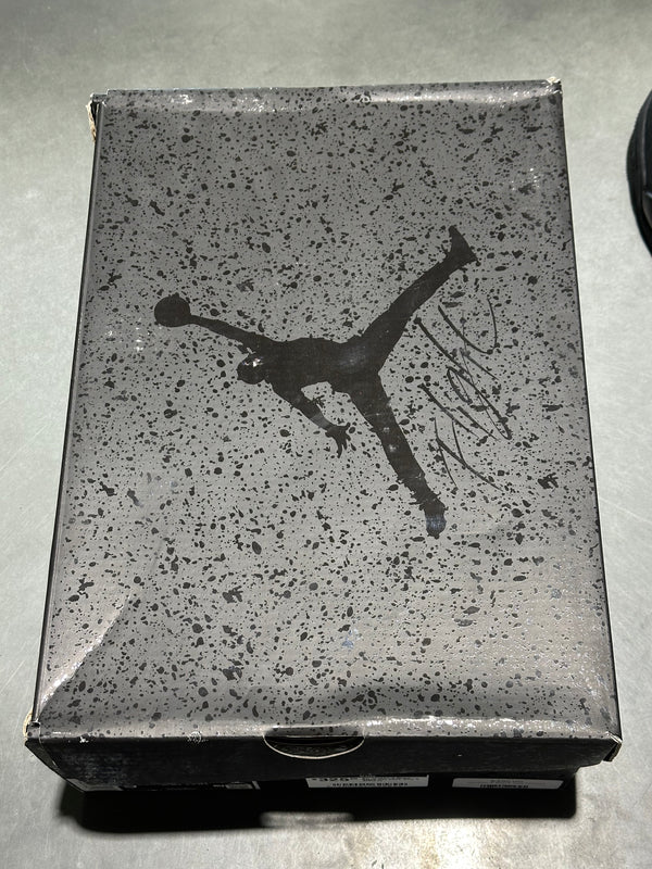 Air Jordan 4 Retro - Black Cat 2025 Size 9