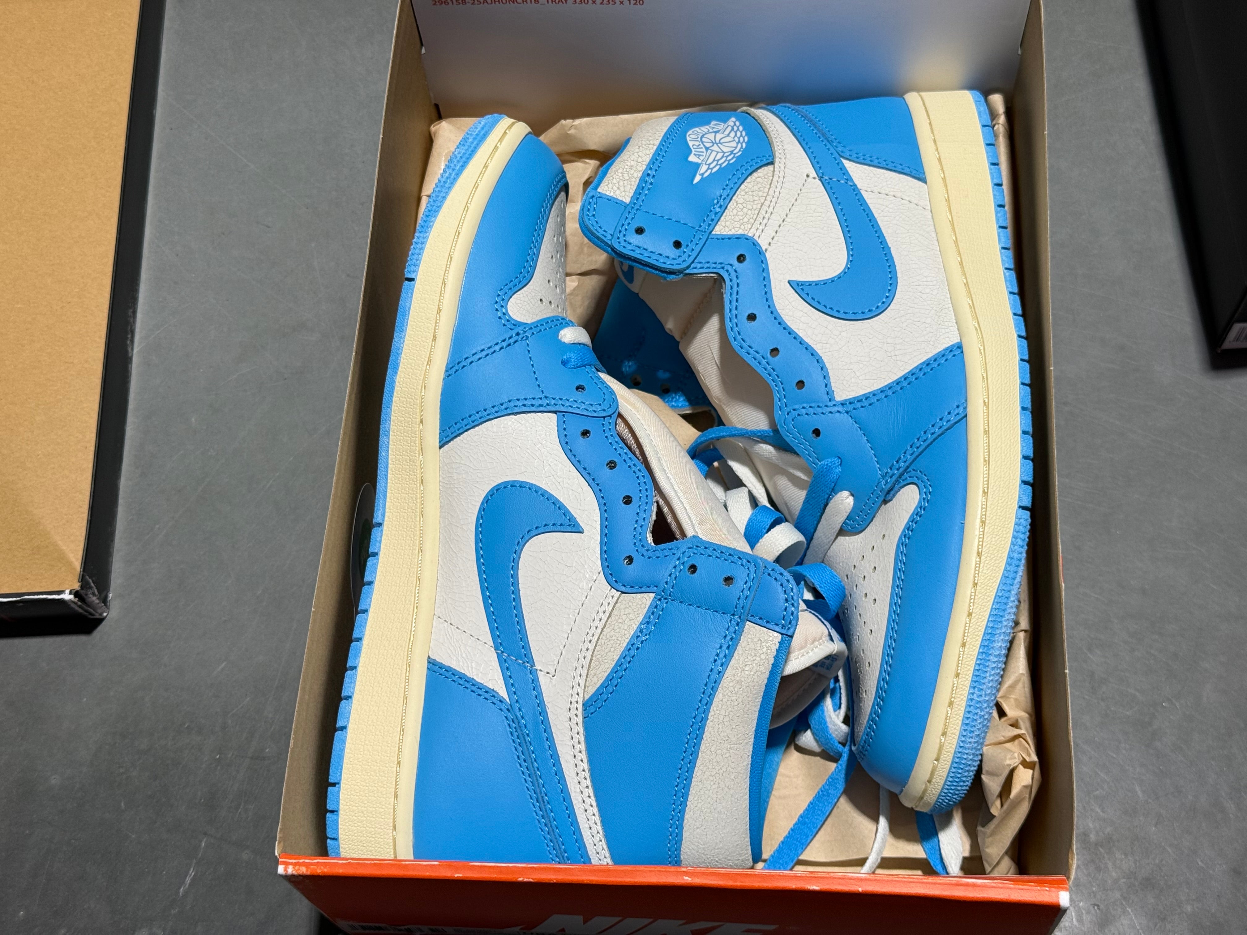 Air Jordan 1 Retro High OG - UNC Reimagined Size 9.5
