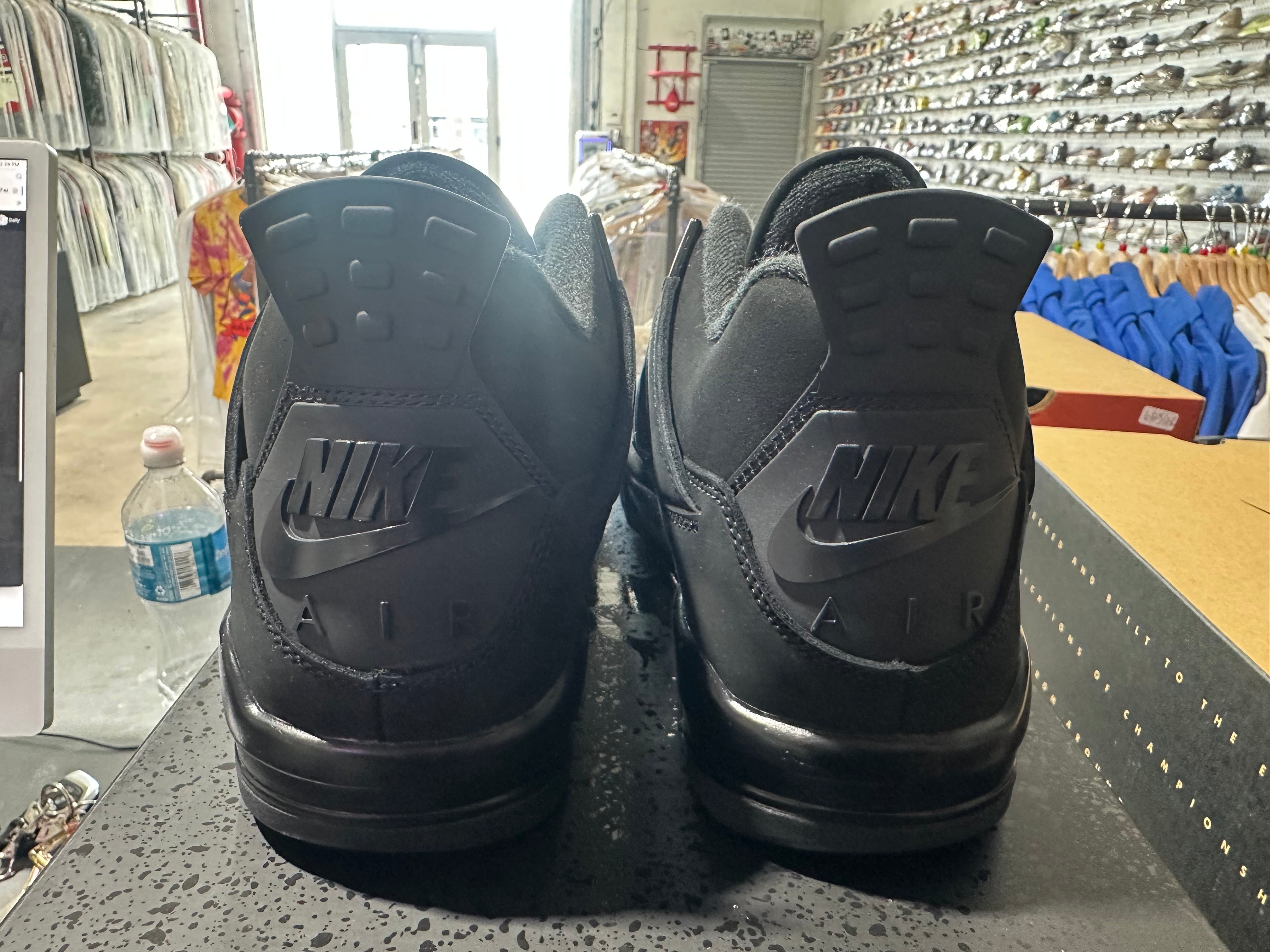 Air Jordan 4 Retro - Black Cat Size 10.5