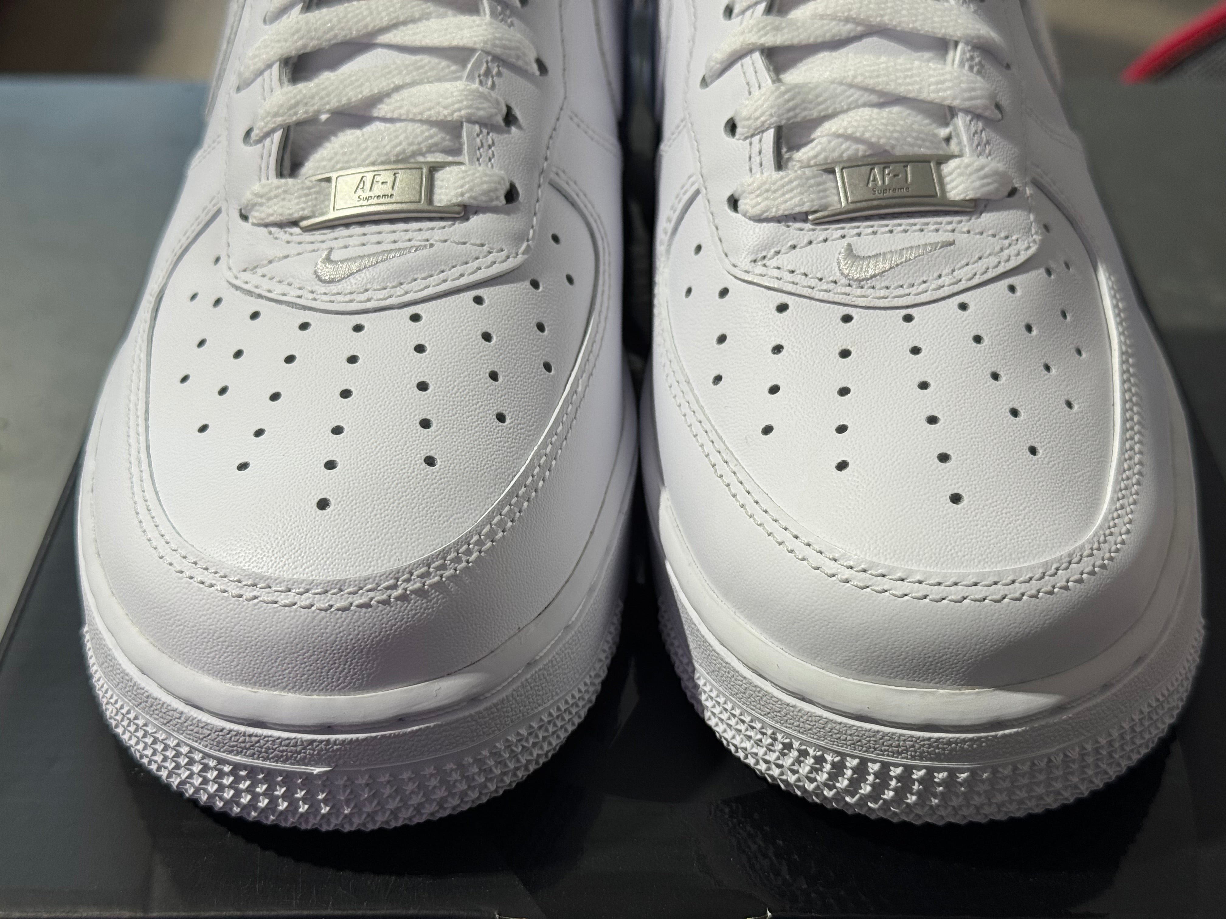 Nike Air Force 1 Low / Supreme - White Size 10.5