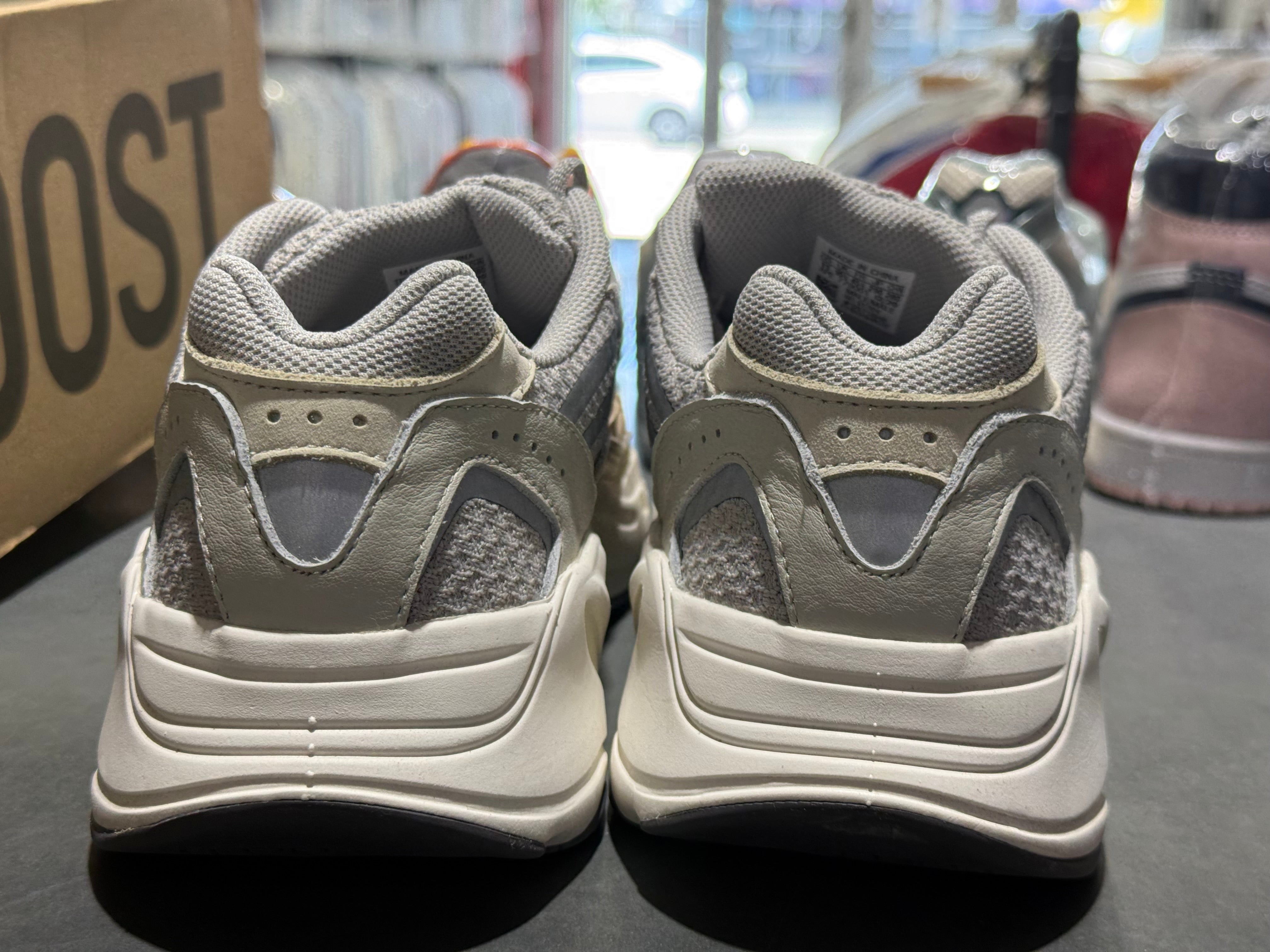 Adidas Yeezy Boost 700 V2 - Cream Size 11