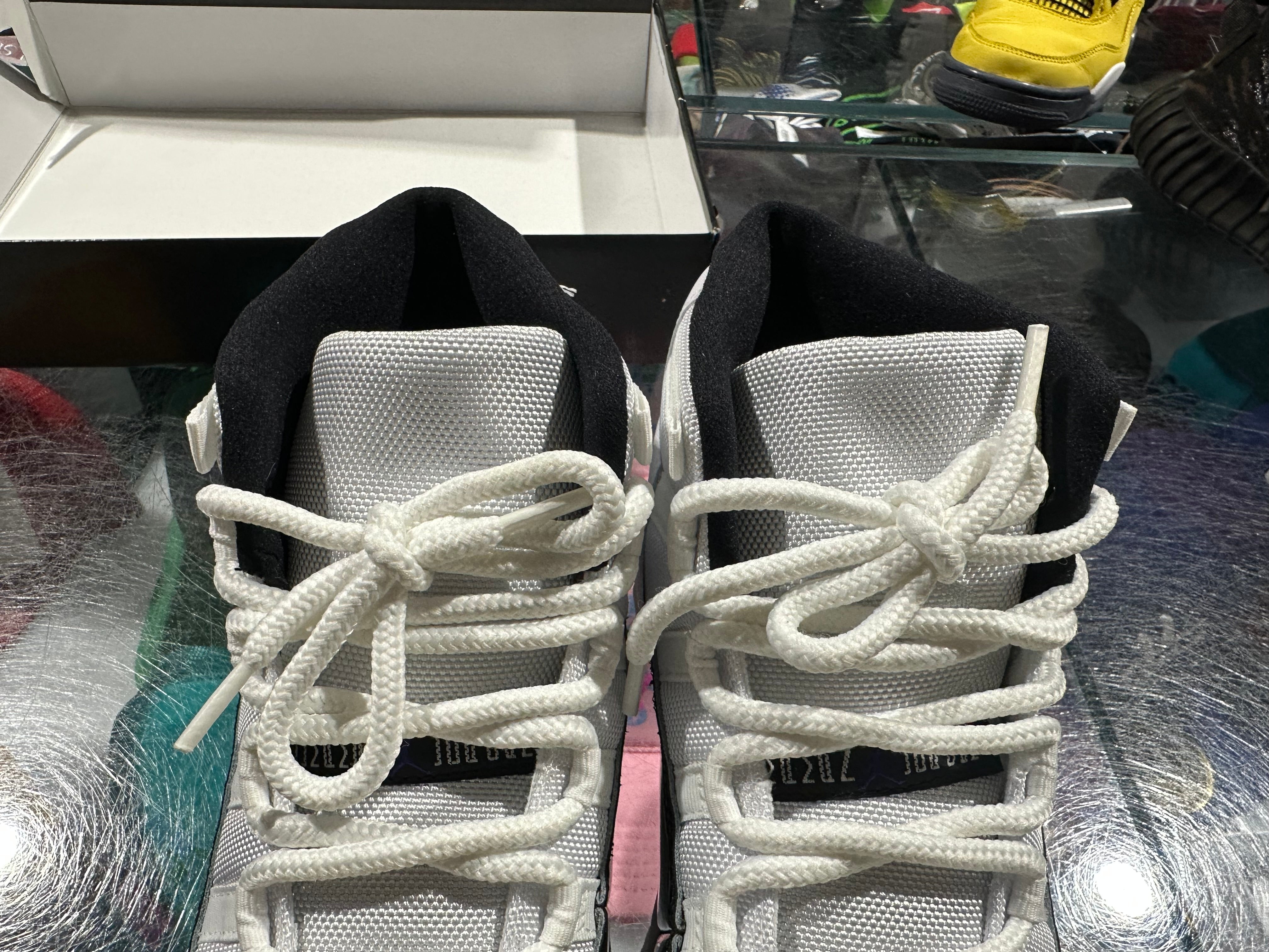 Air Jordan 11 Retro - Concord 2018 Size 8