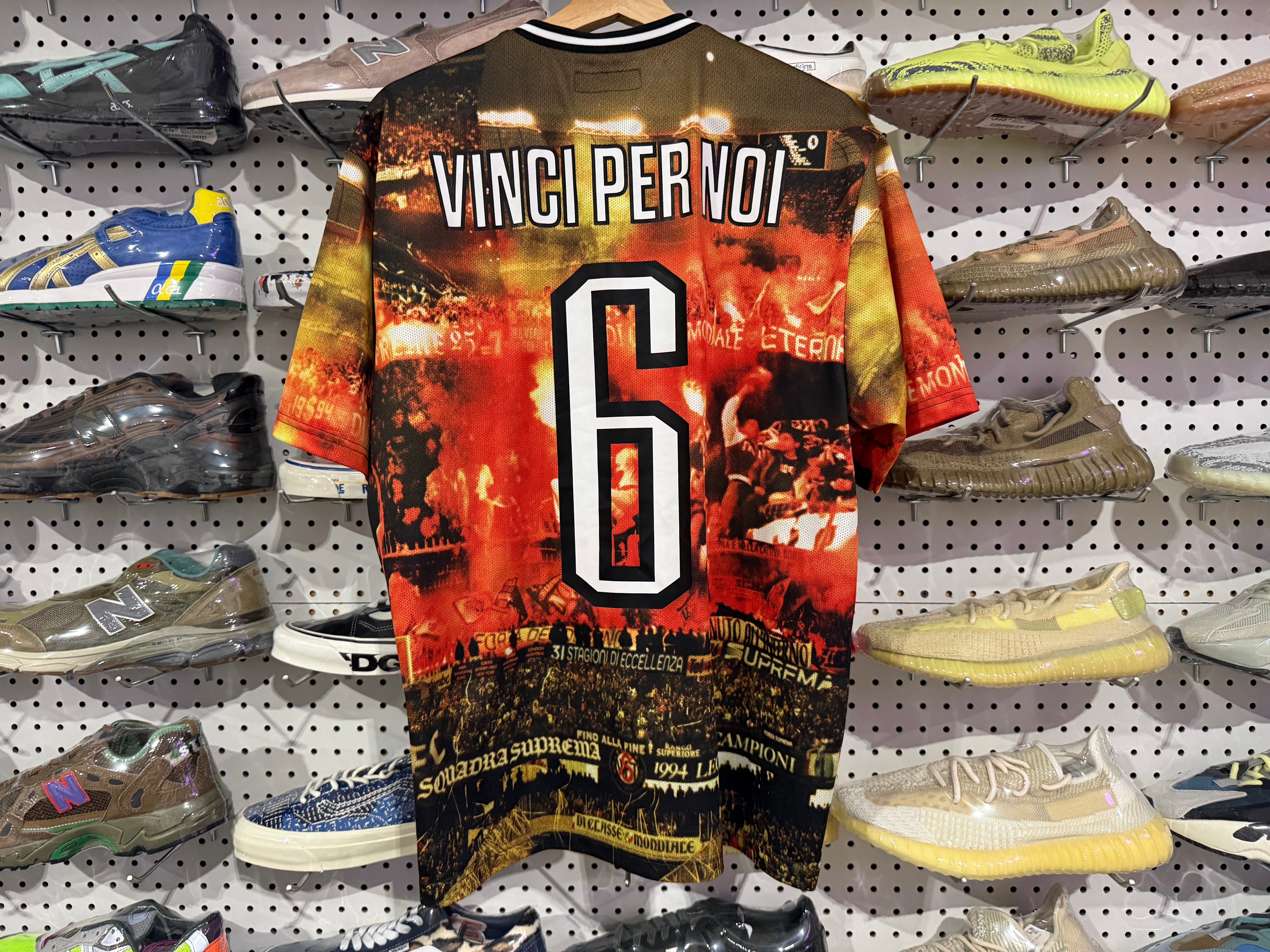 NEW Supreme Vinci Per Noi Soccer Jersey - Multicolor Size Medium