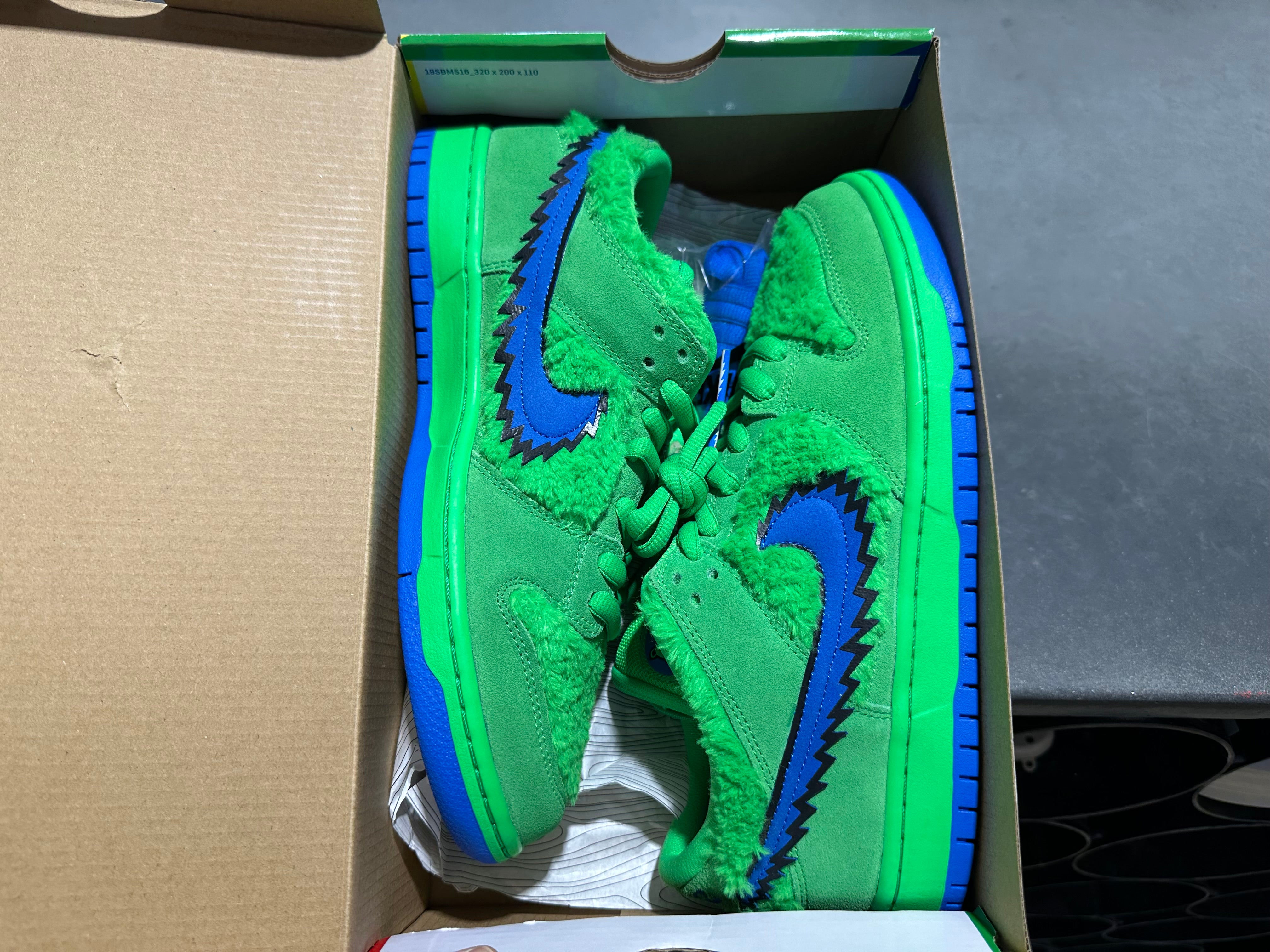 Nike SB Dunk Low Pro QS - Grateful Dead/Green Spark Size 9