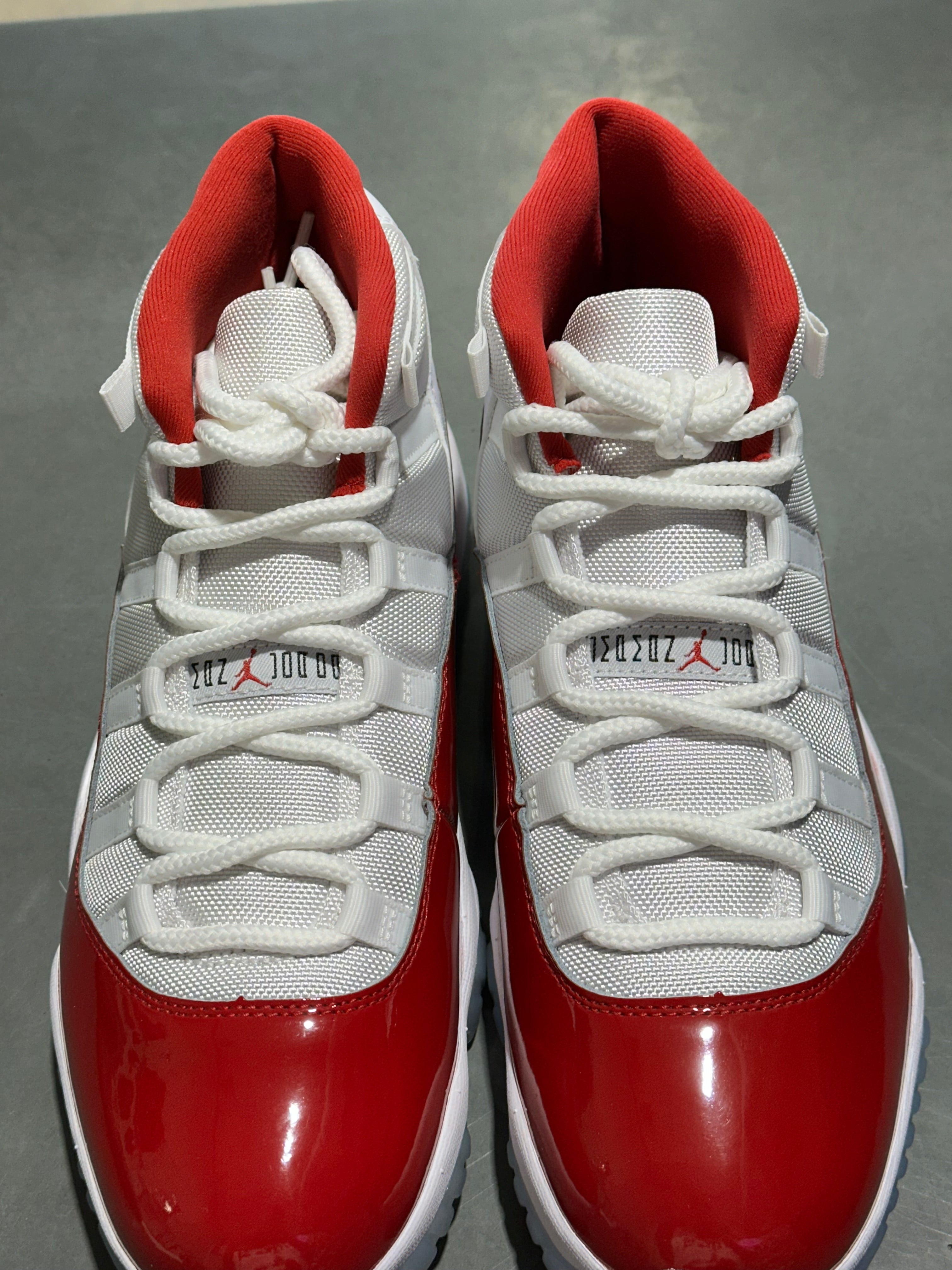 Air Jordan 11 Retro - Cherry Size 10