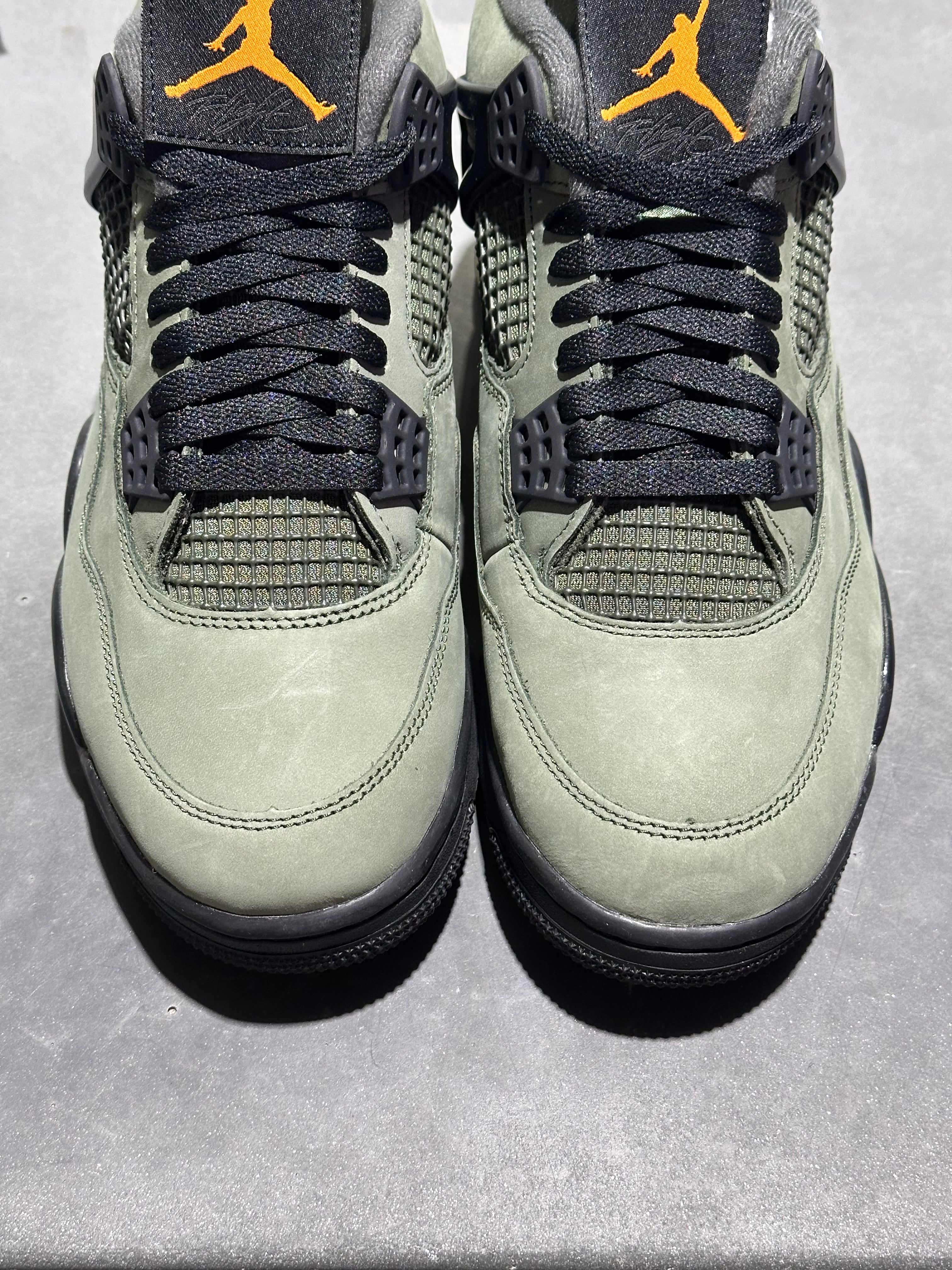 Air Jordan 4 Retro OG SP - Undefeated Size 8.5 (CON)
