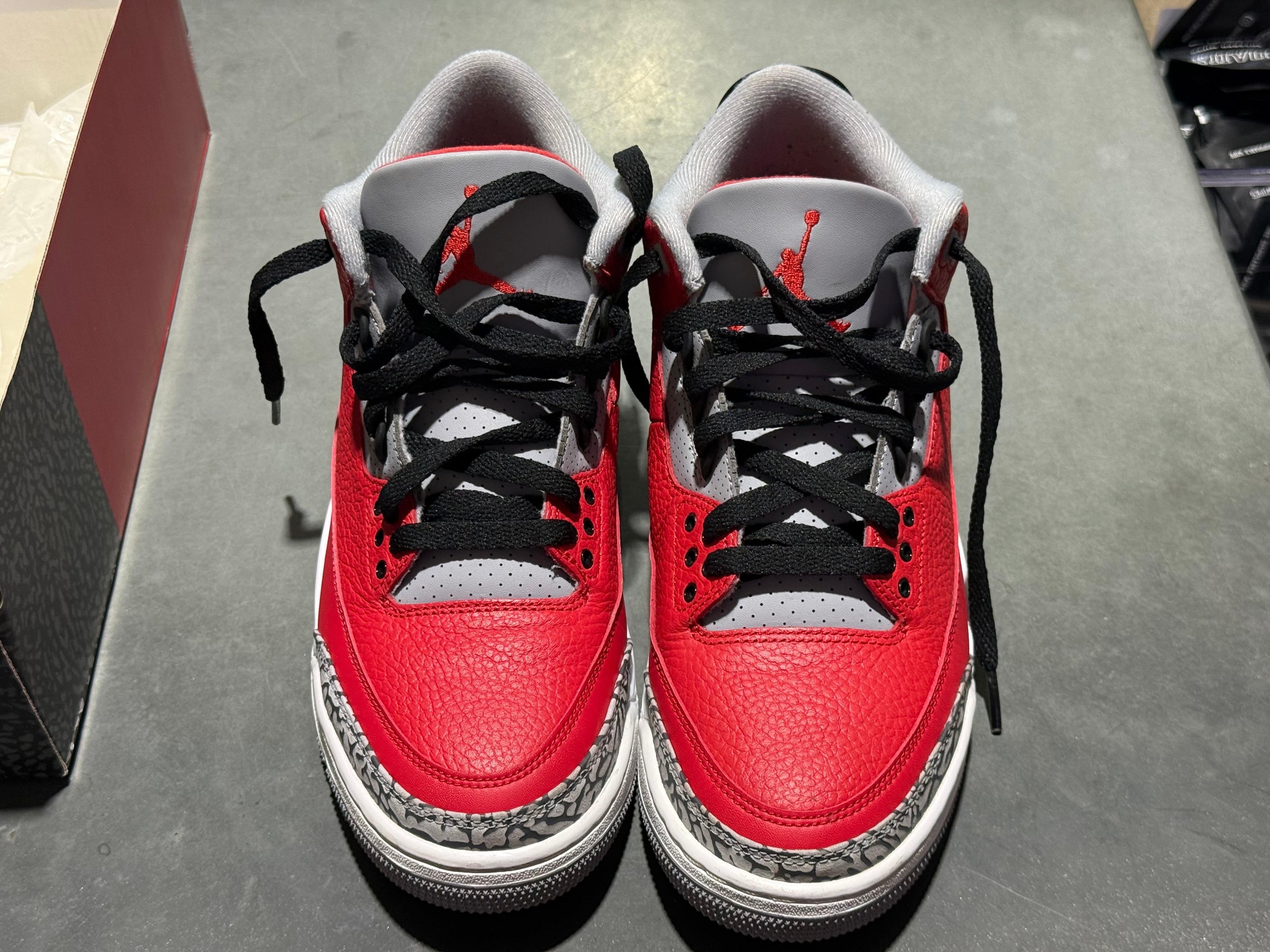 Air Jordan 3 Retro SE - Unite/Fire Red Size 9