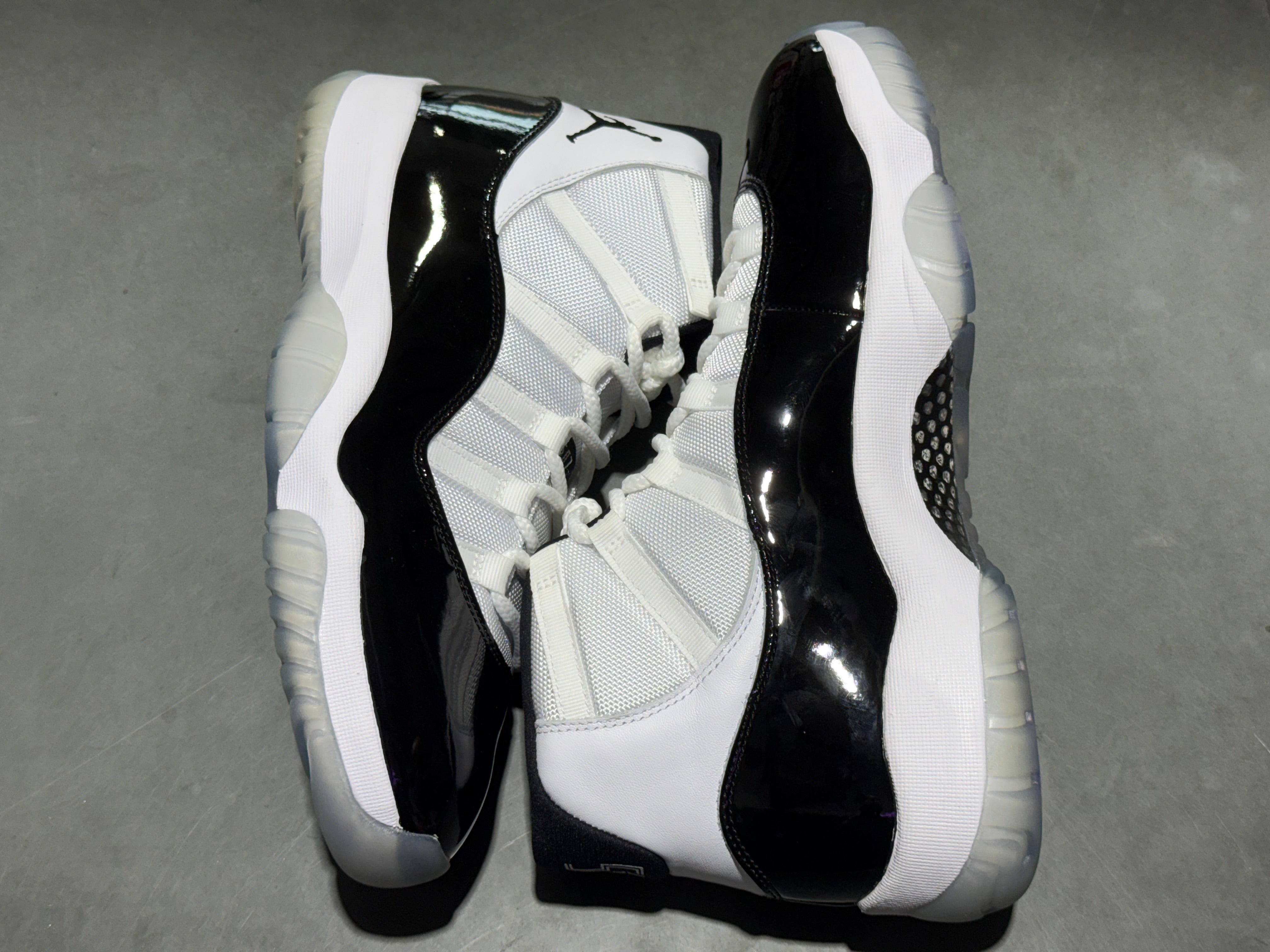 Air Jordan 11 Retro - Concord 2018 Size 11.5