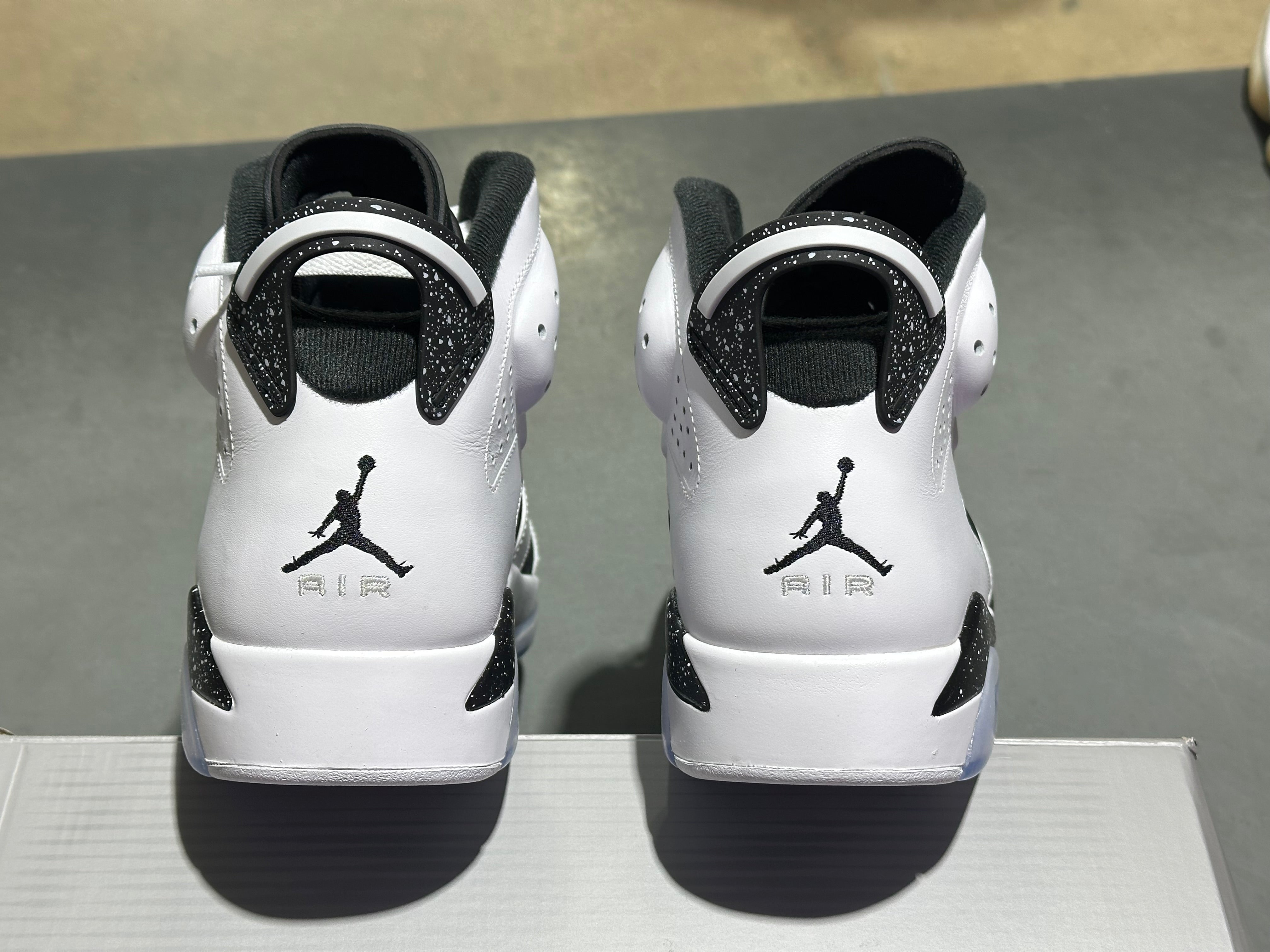 Air Jordan 6 Retro Low - Oreo	Size 10