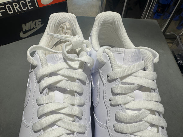 Nike Air Force 1 07 - Triple White Size 10