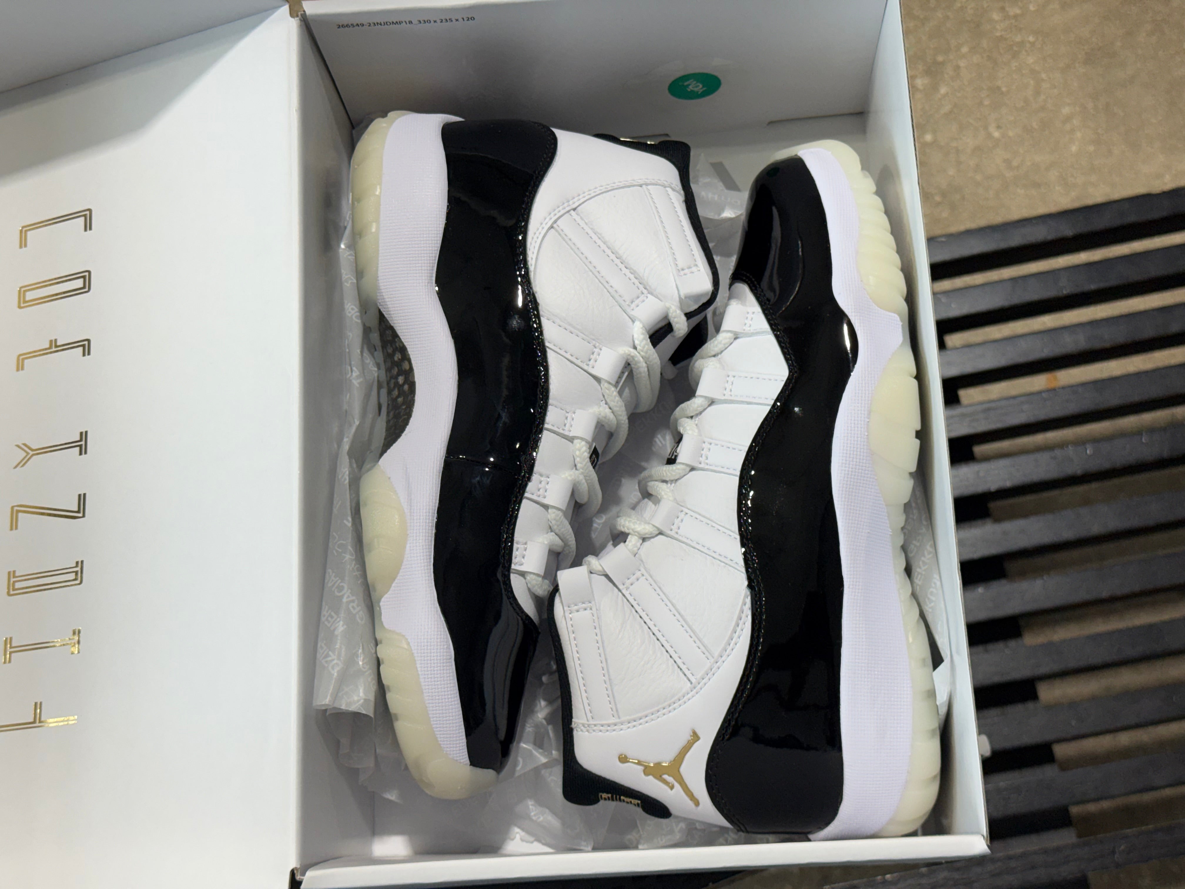 Air Jordan 11 Retro - Gratitude Size 8