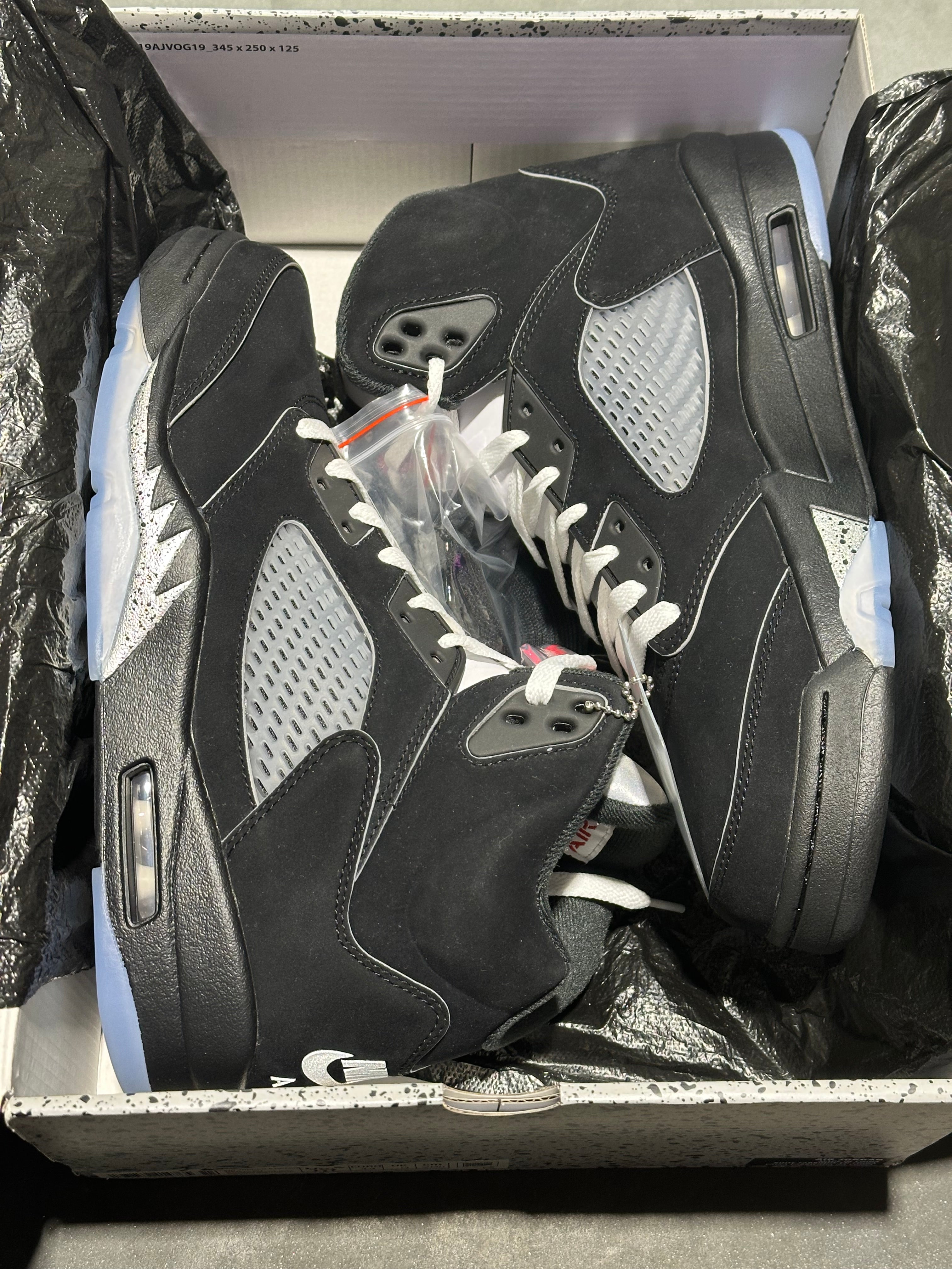 Air Jordan 5 Retro OG - Black Metallic Reimagined Size 10